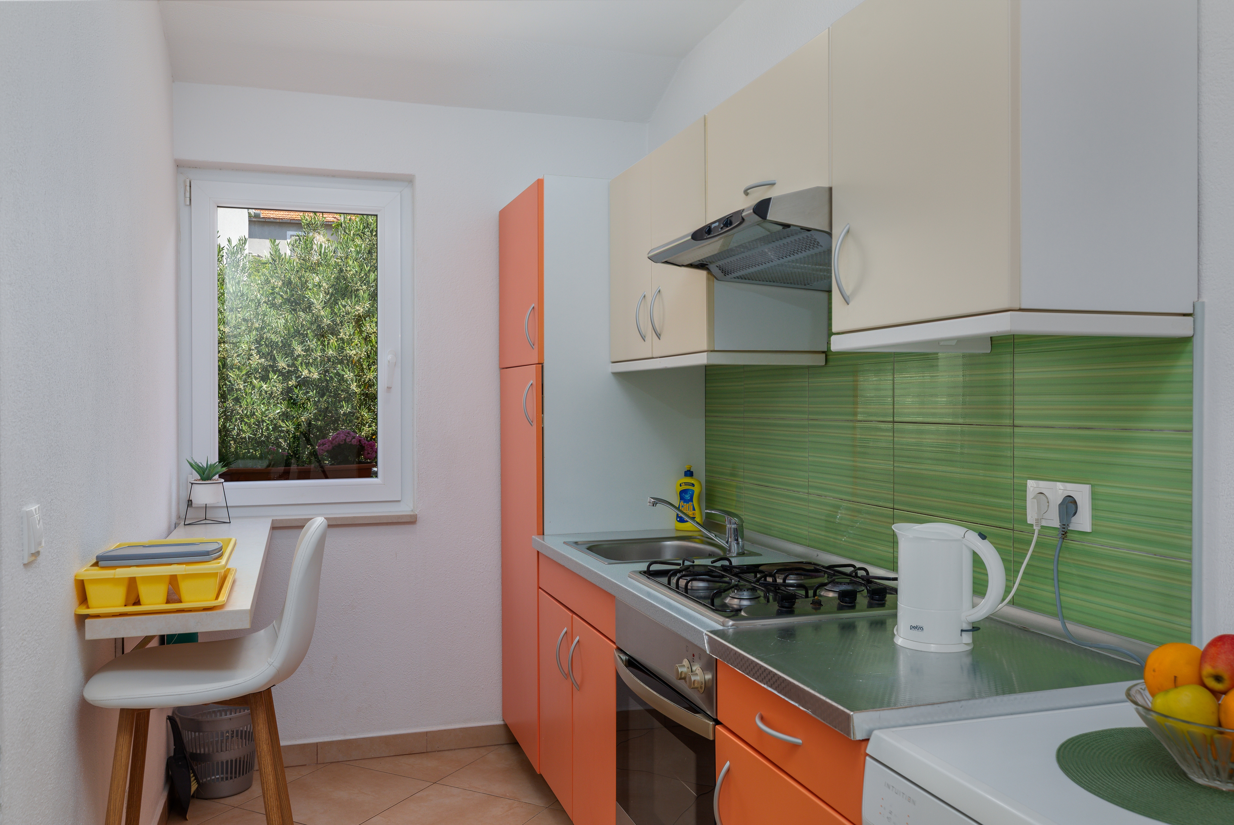 Two bedroom apartment with terrace and sea view Brela, Makarska  A-b