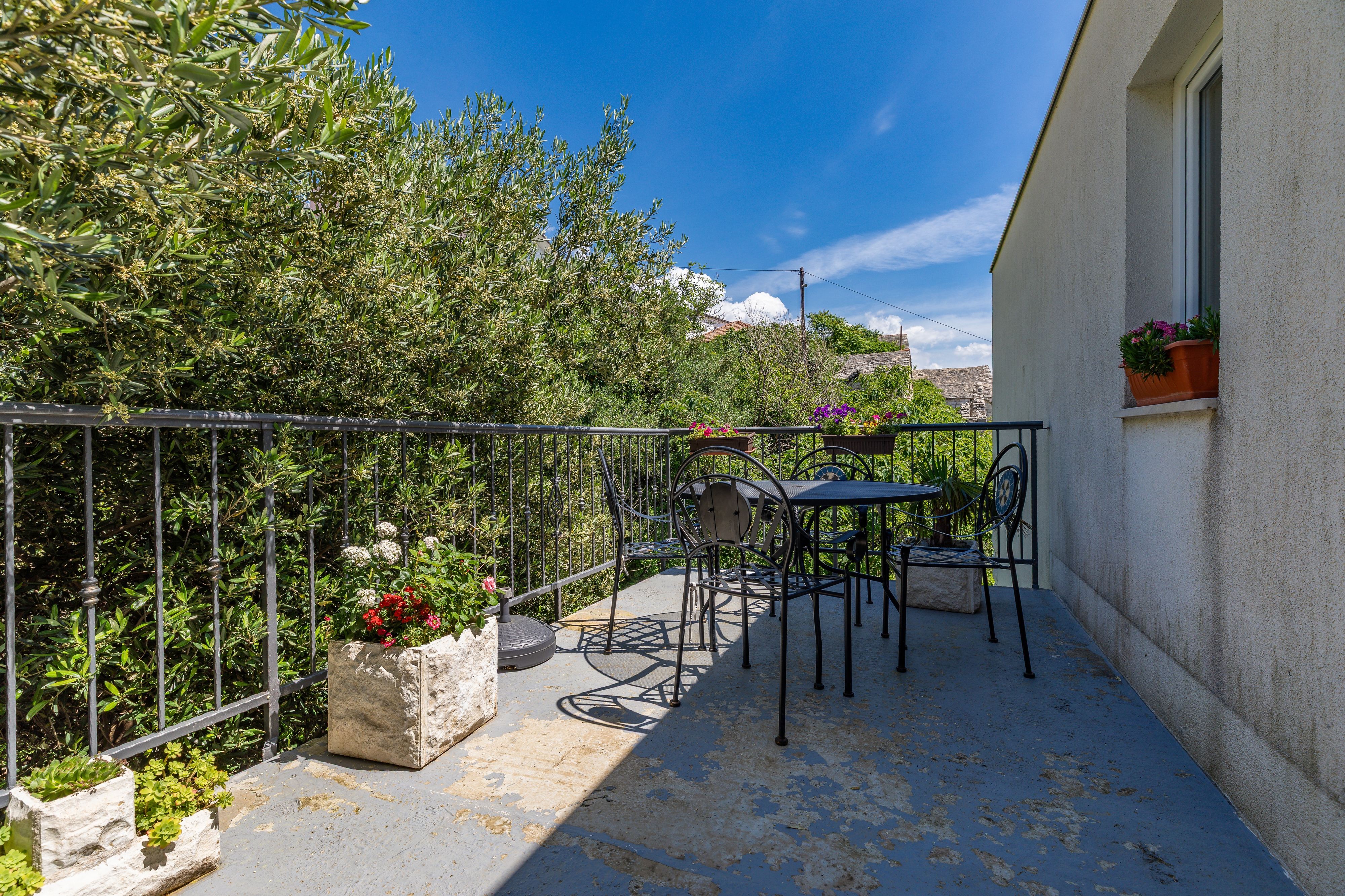 Two bedroom apartment with terrace and sea view Brela, Makarska  A-b