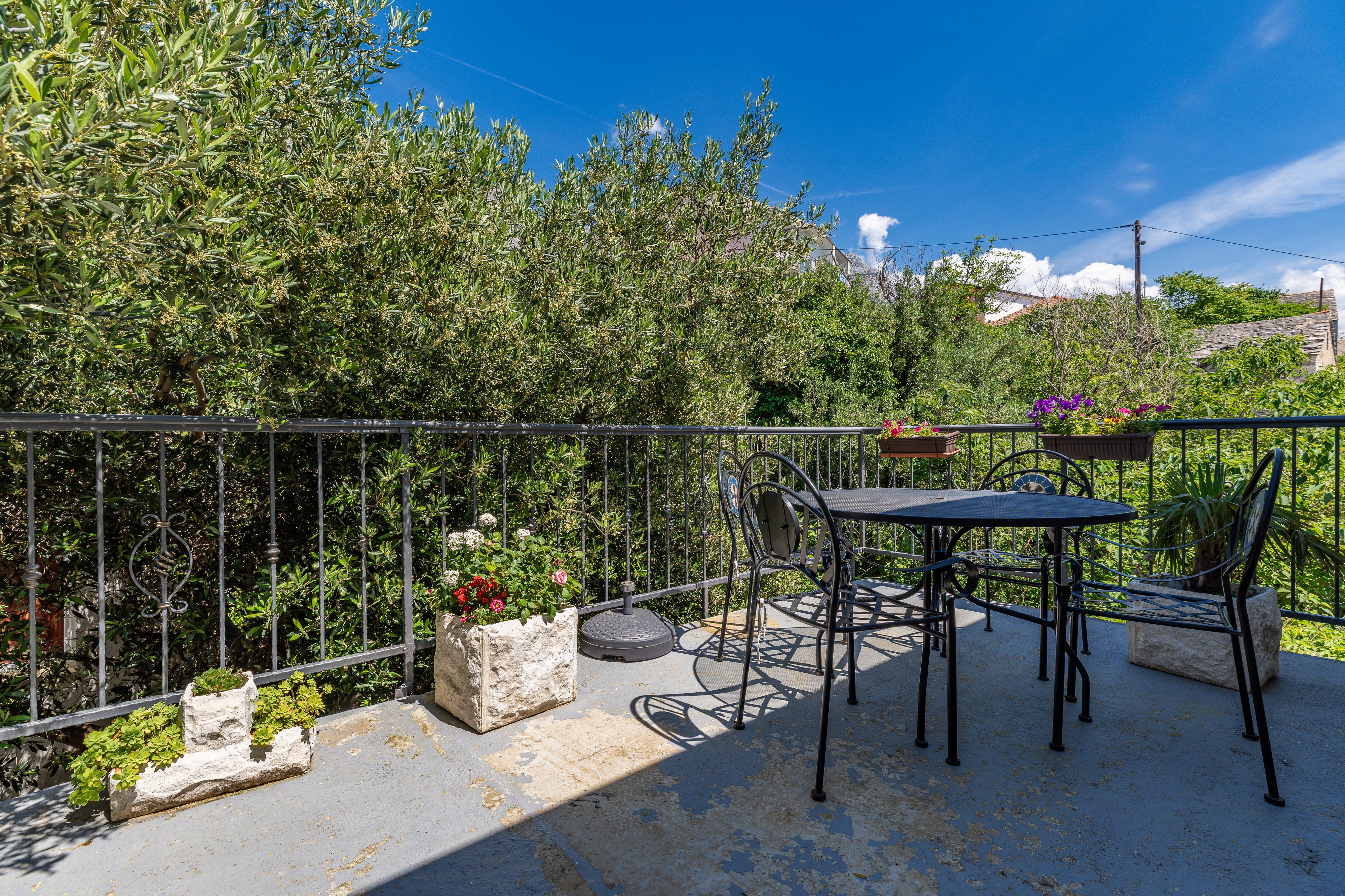 Two bedroom apartment with terrace and sea view Brela, Makarska  A-b
