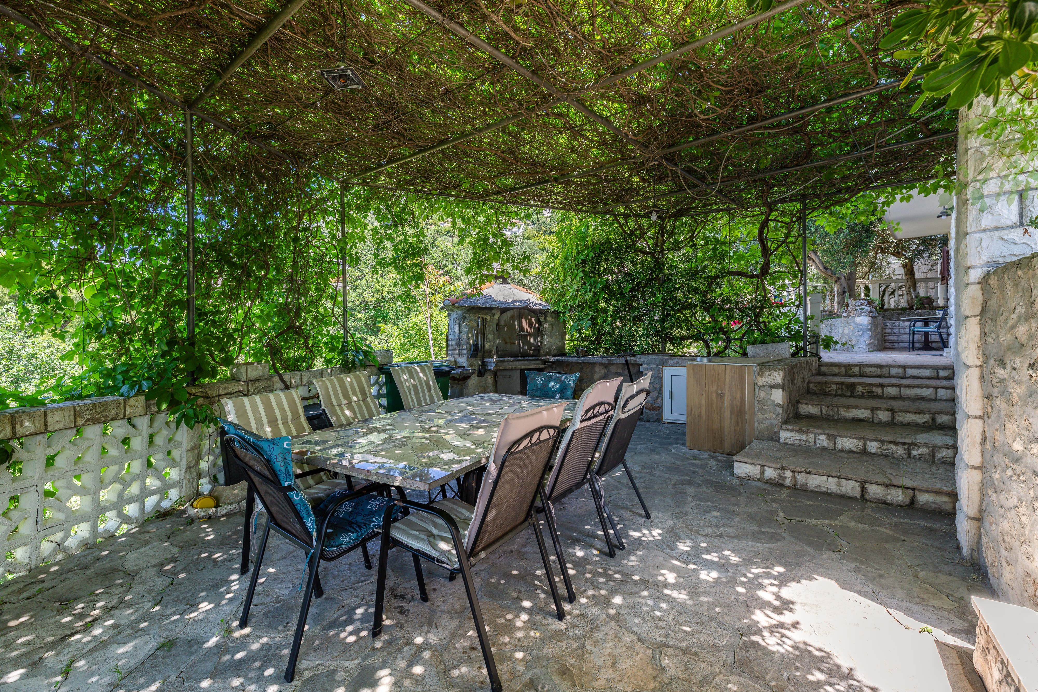 Two bedroom apartment with terrace and sea view Brela, Makarska  A-a