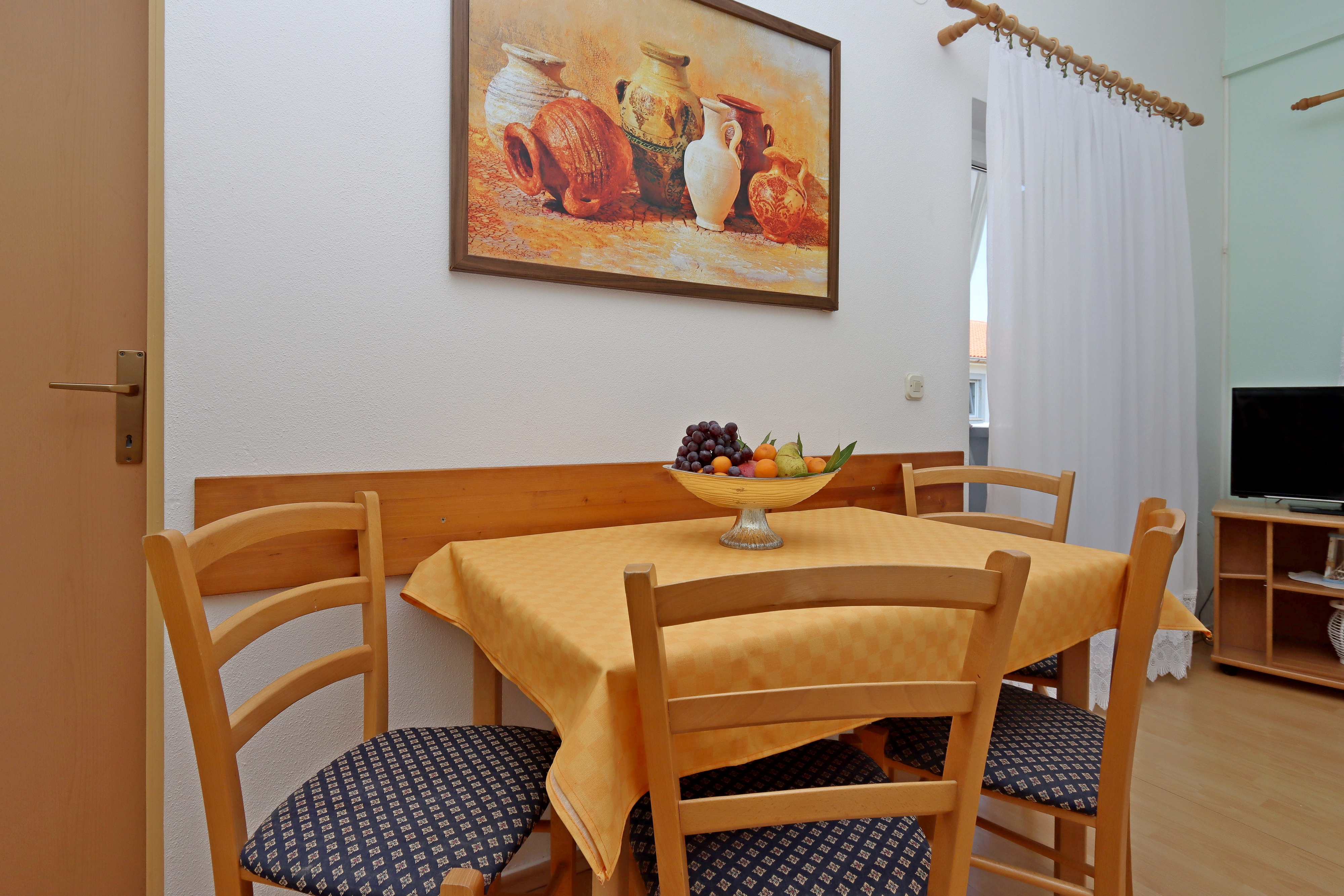 Two bedroom apartment with balcony Barbat, Rab (A-24547-d)