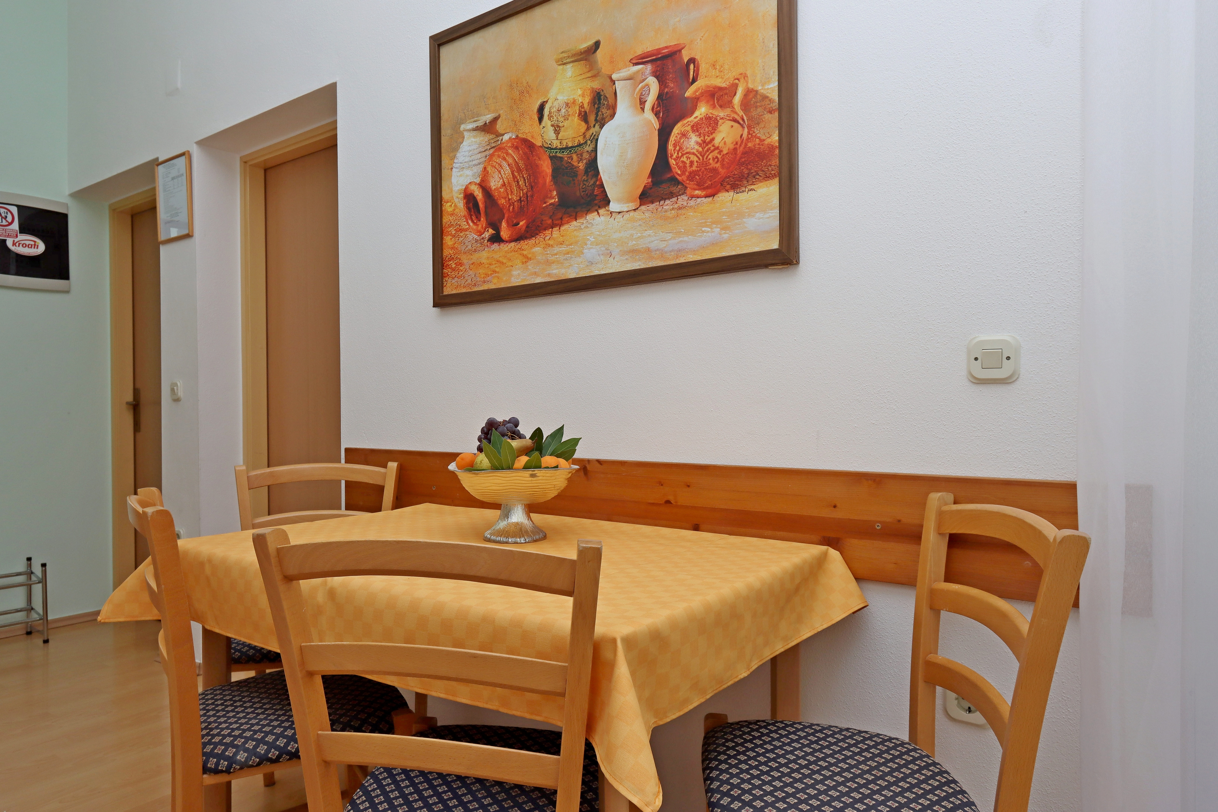 Two bedroom apartment with balcony Barbat, Rab (A-24547-d)