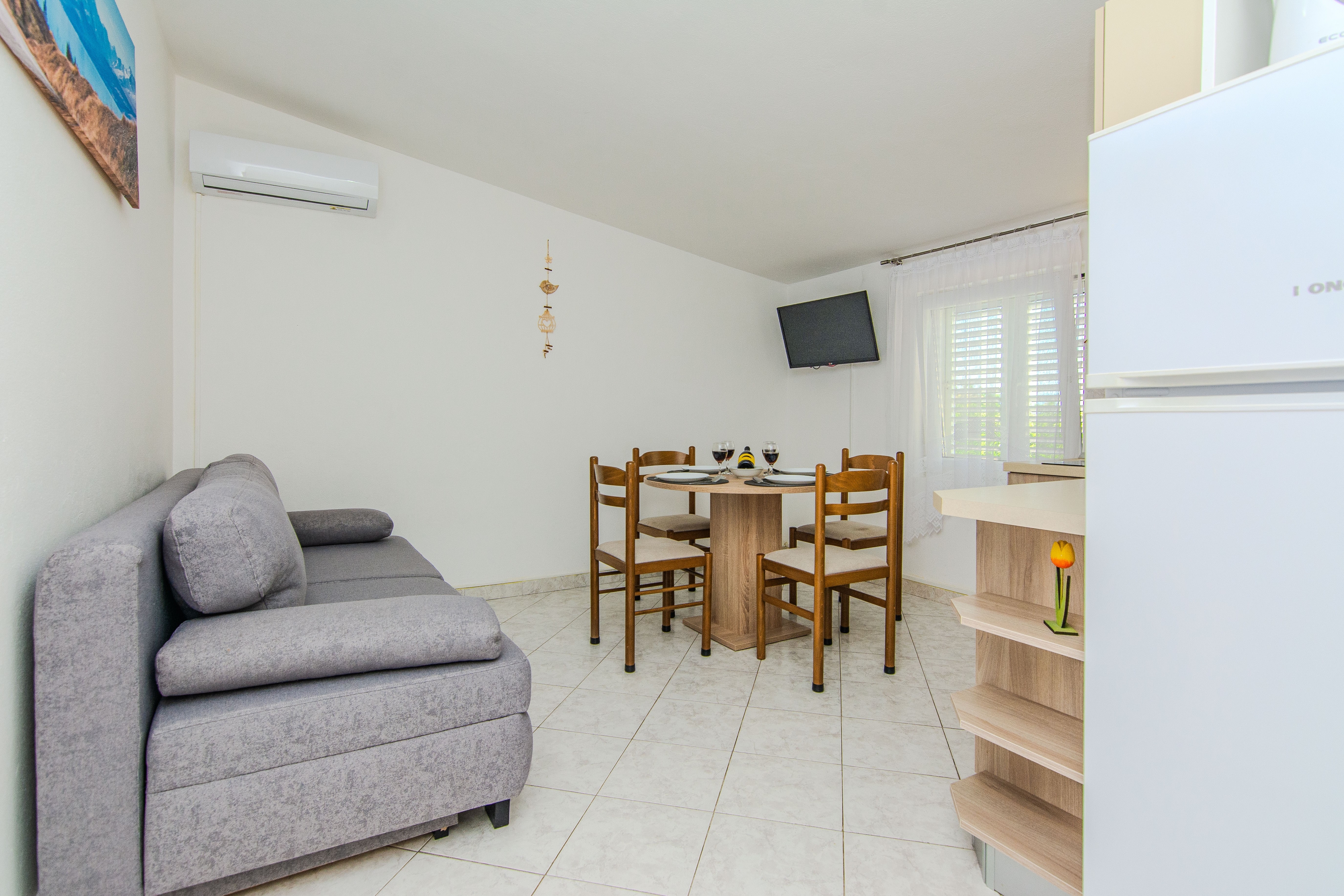 One bedroom apartment with terrace Zukve, Zadar (A-24559-c)