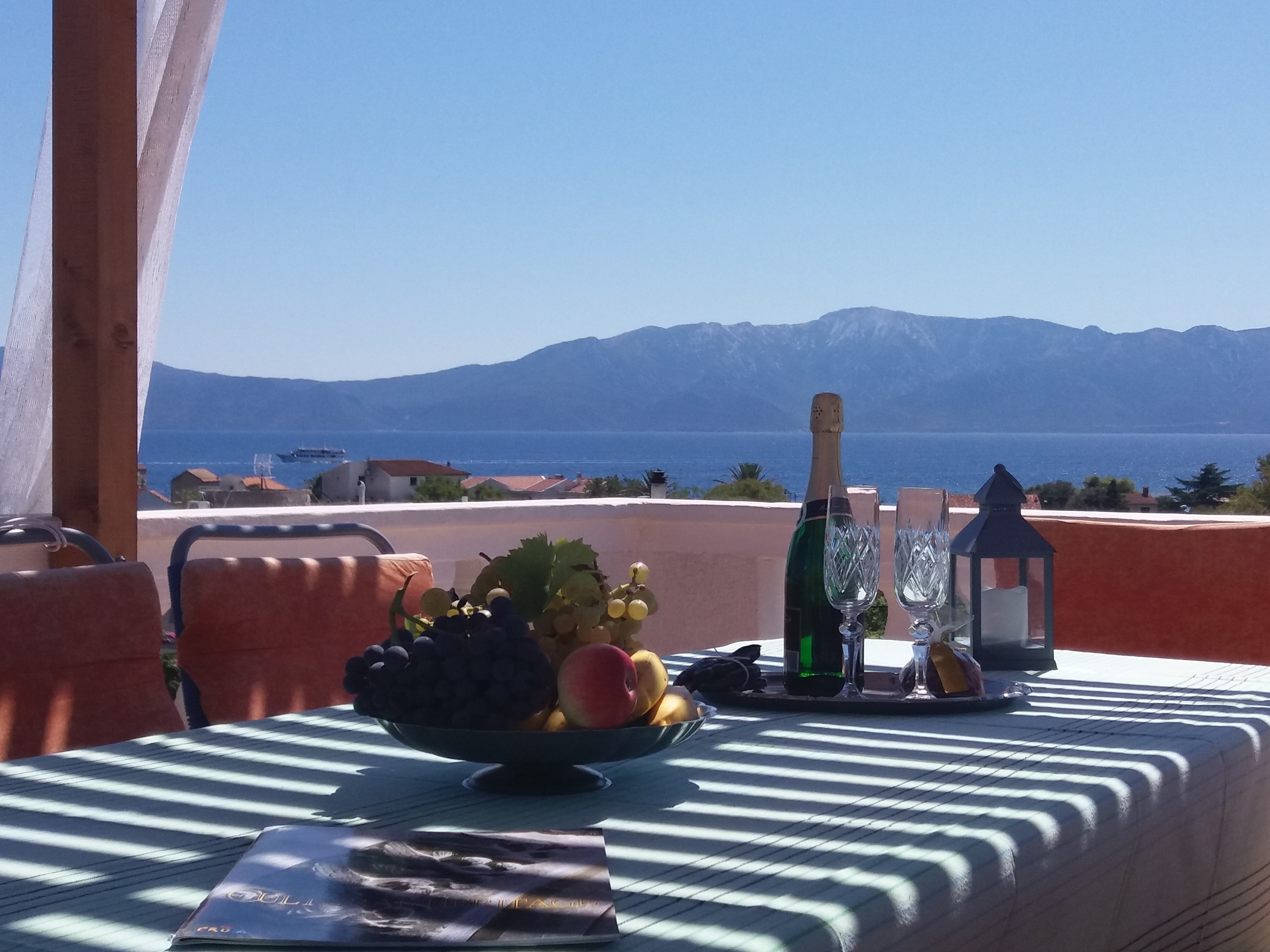 Four-bedroom apartment with terrace and sea view Sućuraj (Hvar) (A-24563-a) Four-bedroom apartment with terrace and sea view Sućuraj (Hvar) (A-24563-a)