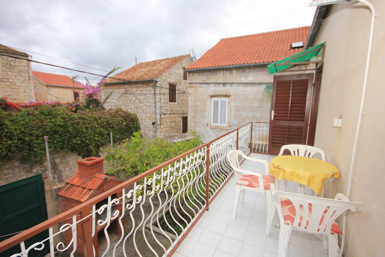 One bedroom apartment with balcony Vis  A-a