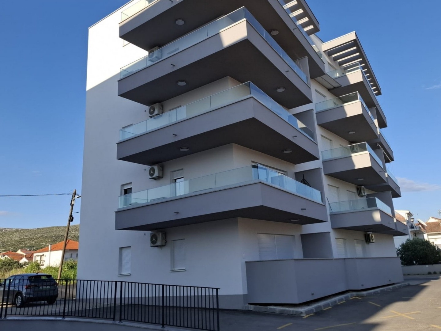 Two bedroom apartment with balcony and sea view Seget Donji, Trogir (A-24577-a)