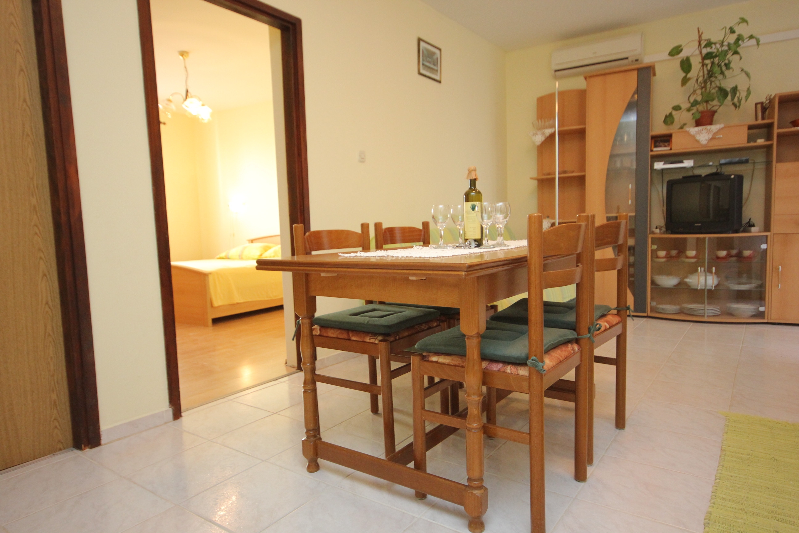 Two bedroom apartment near beach Vis (A-2459-b) Two bedroom apartment near beach Vis (A-2459-b)
