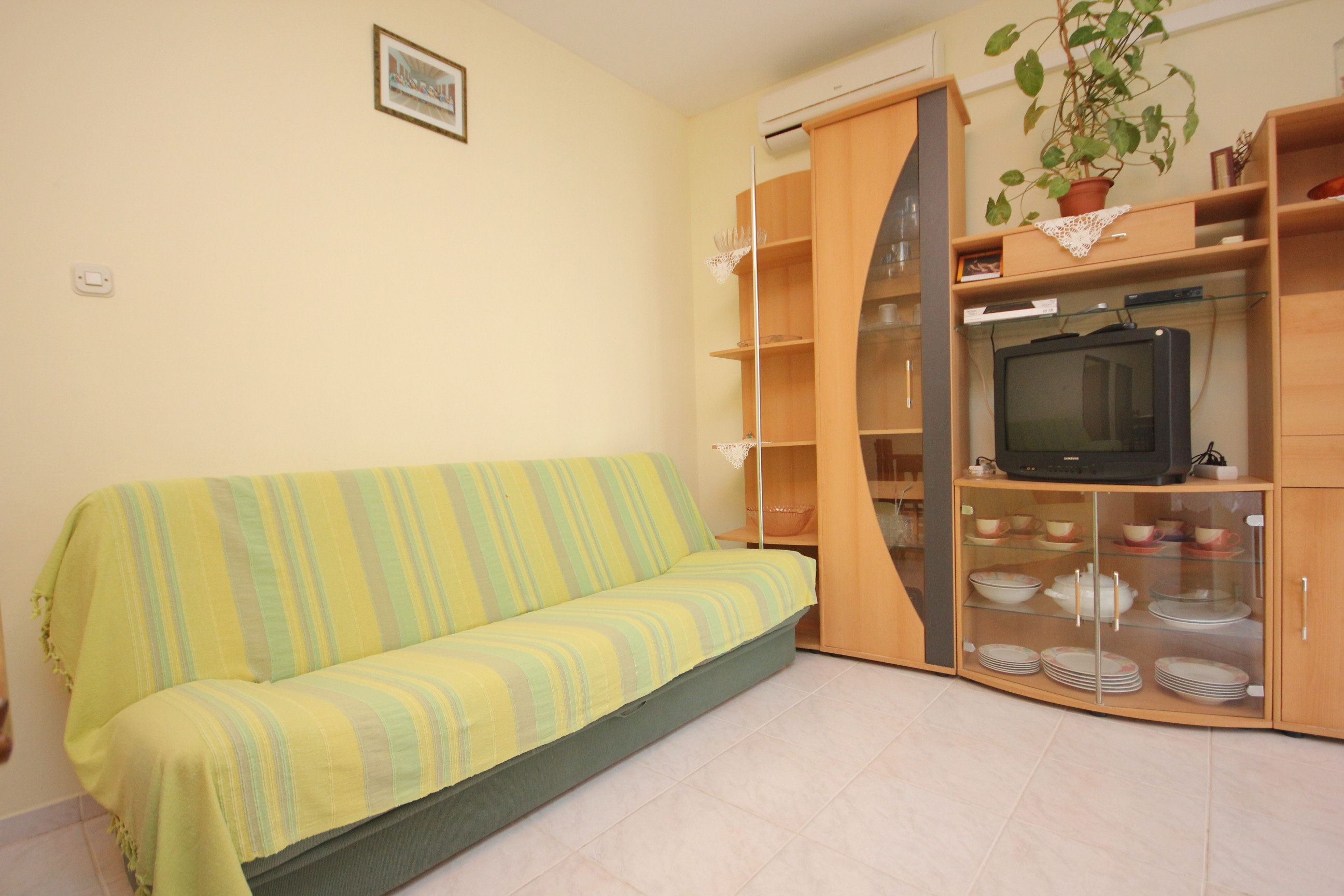 Two bedroom apartment near beach Vis (A-2459-b)