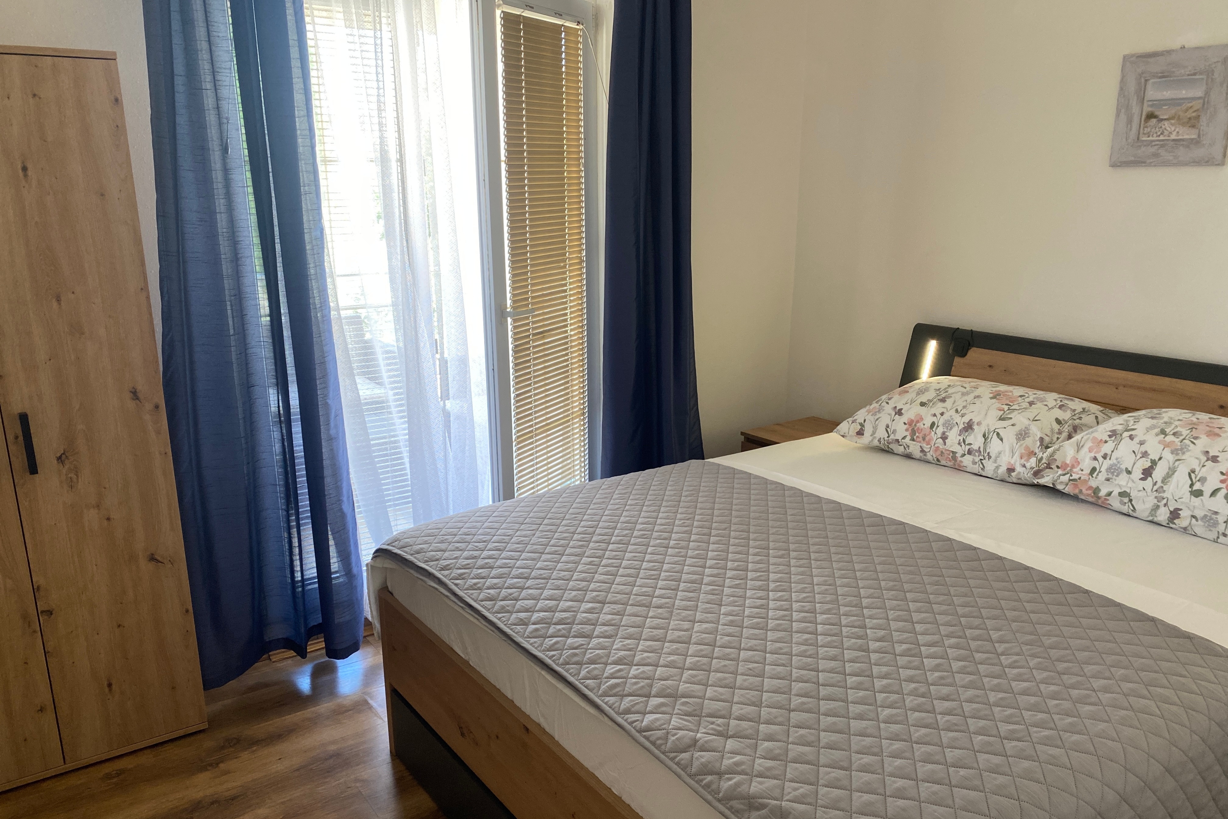 Top Rab Lopar Top Rab Lopar