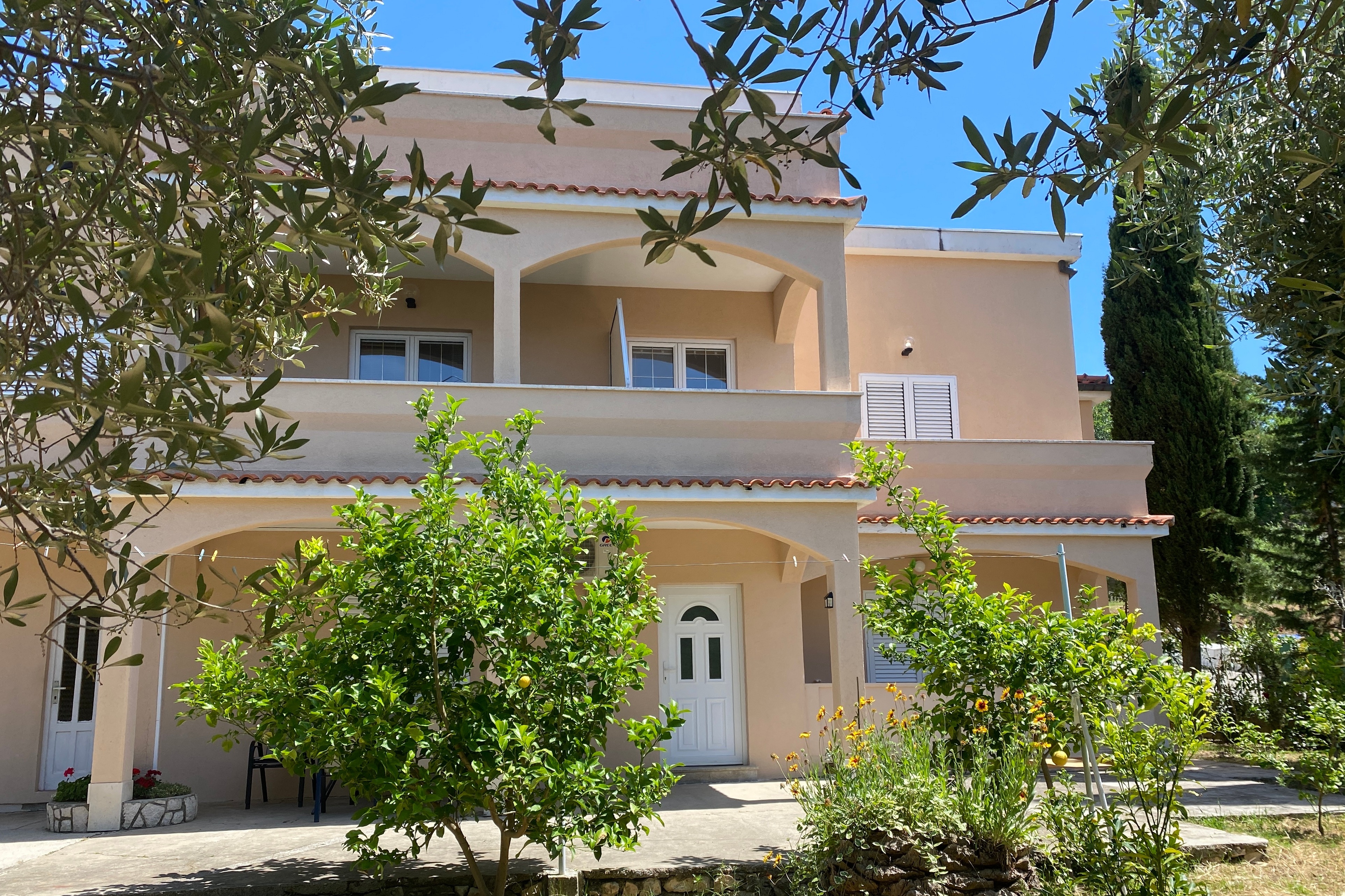 Dvosobni apartma S teraso Lopar, Rab  A-c