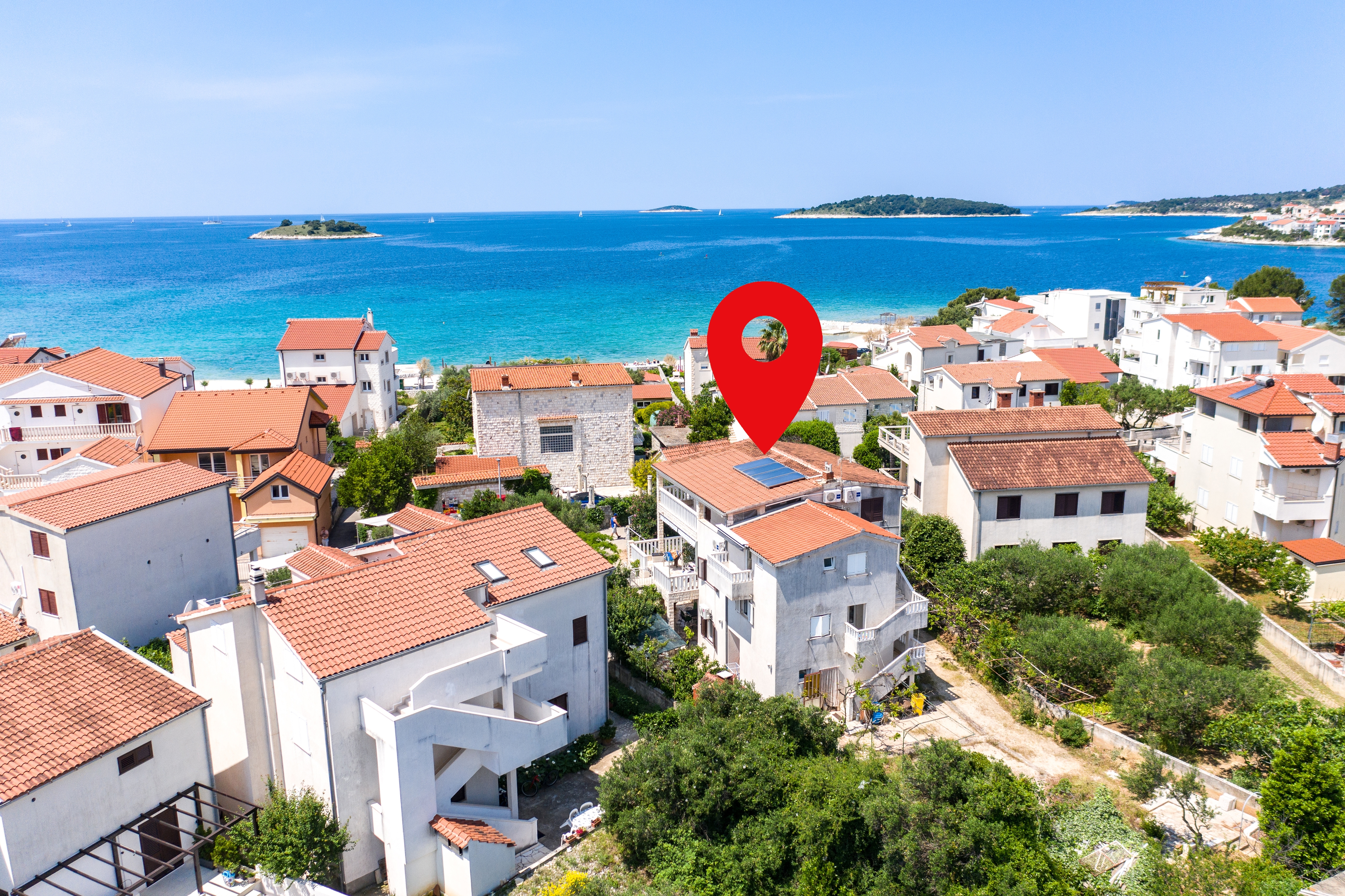 Dvosobni apartman s terasom Rogoznica  A-a