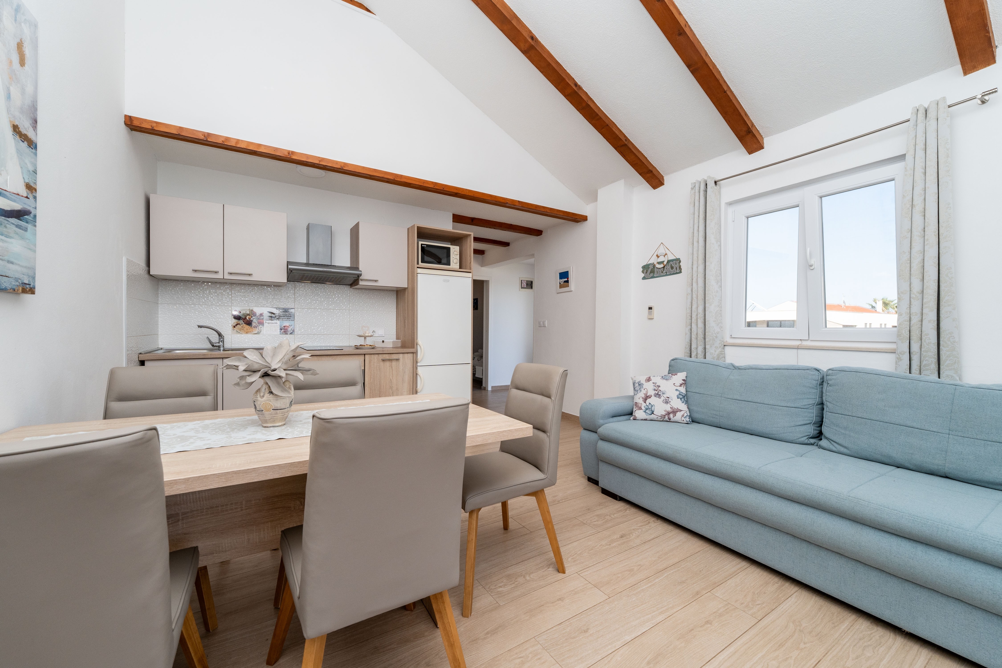 Two bedroom apartment near beach Privlaka, Zadar (A-24599-c) Two bedroom apartment near beach Privlaka, Zadar (A-24599-c)