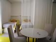 Jídelna Korčula, Jídelna v ubytování typu studio-apartment, s klimatizací a WiFi.