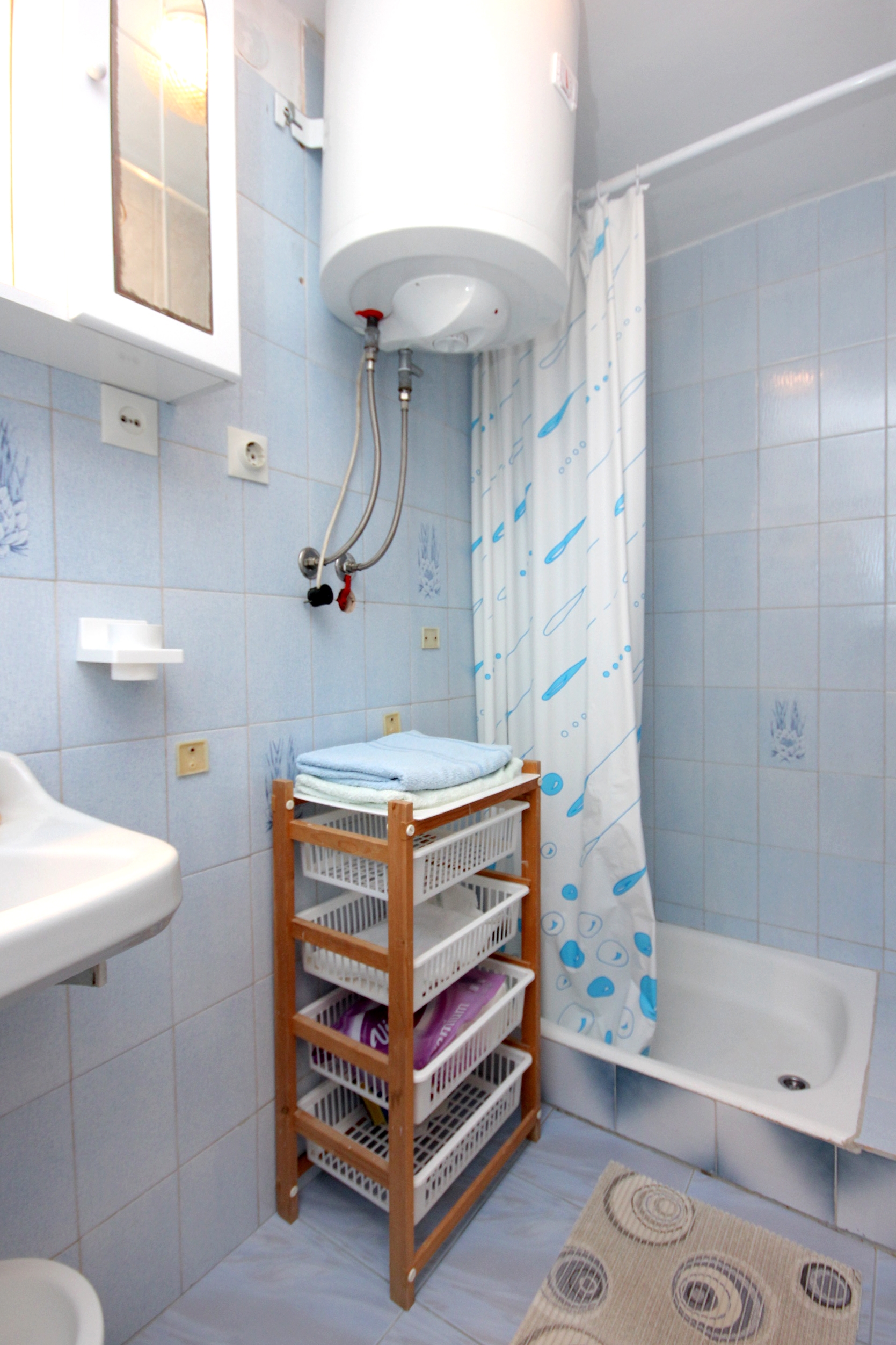 Three bedroom apartment near beach Cove Rogačić, Vis  A-a
