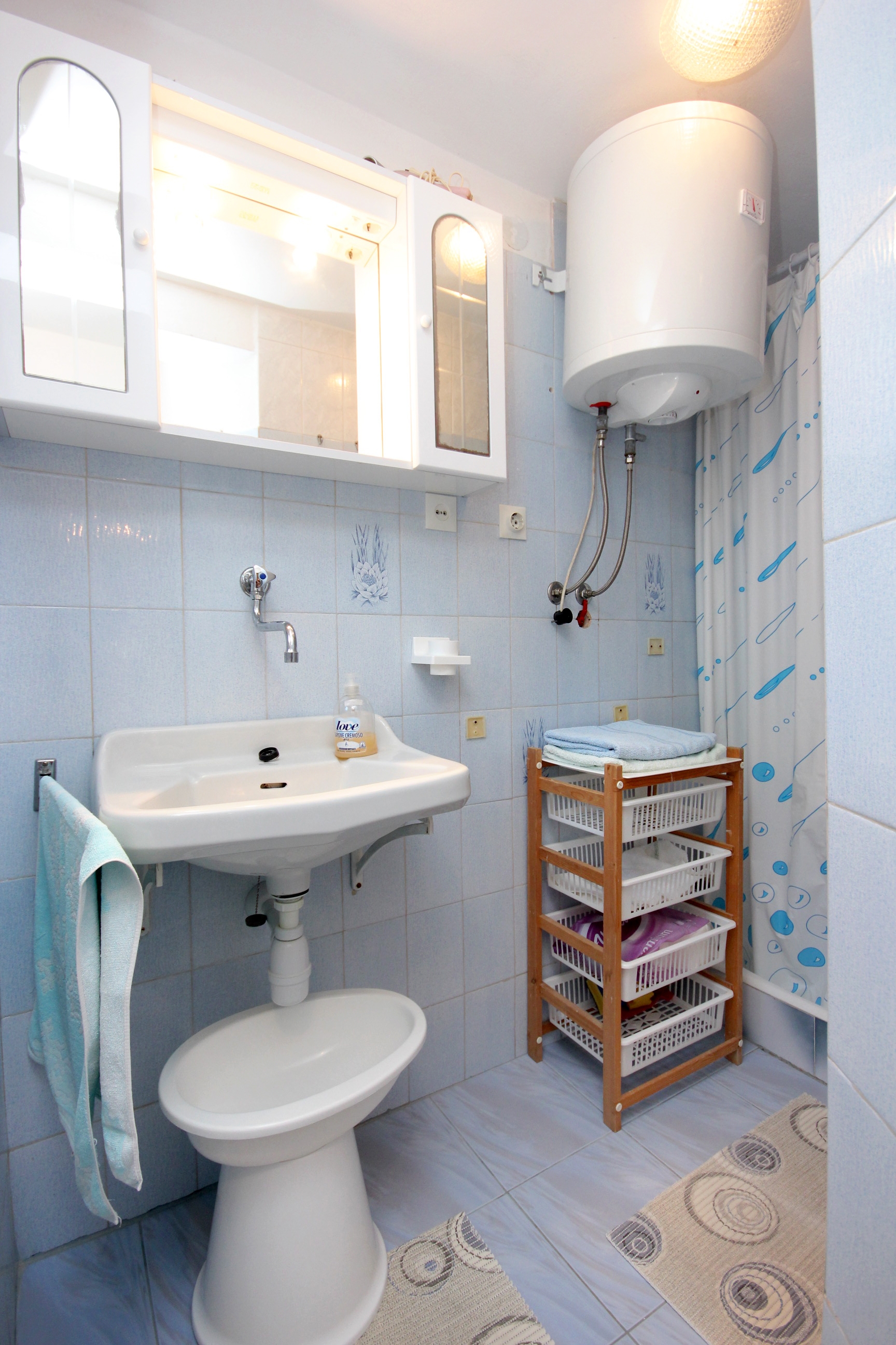 Three bedroom apartment near beach Cove Rogačić, Vis  A-a