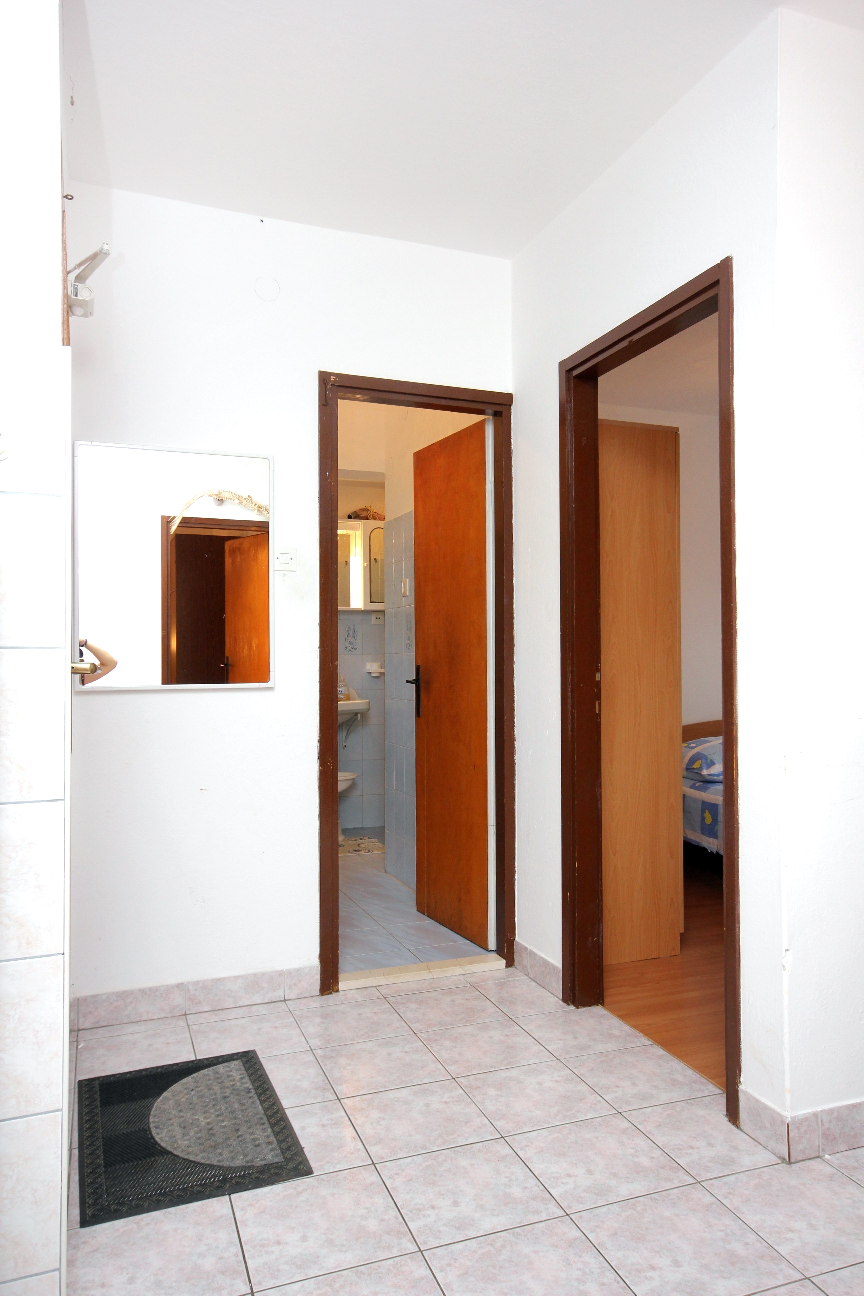 Three bedroom apartment near beach Cove Rogačić, Vis  A-a