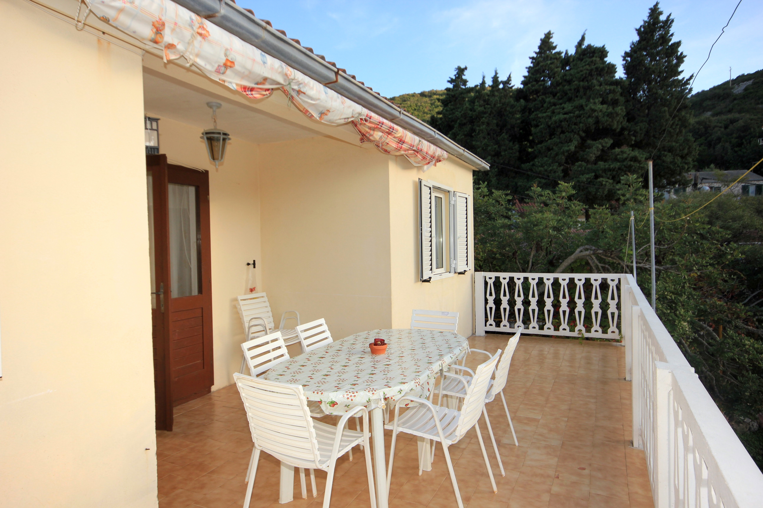 Three bedroom apartment near beach Cove Rogačić, Vis  A-a