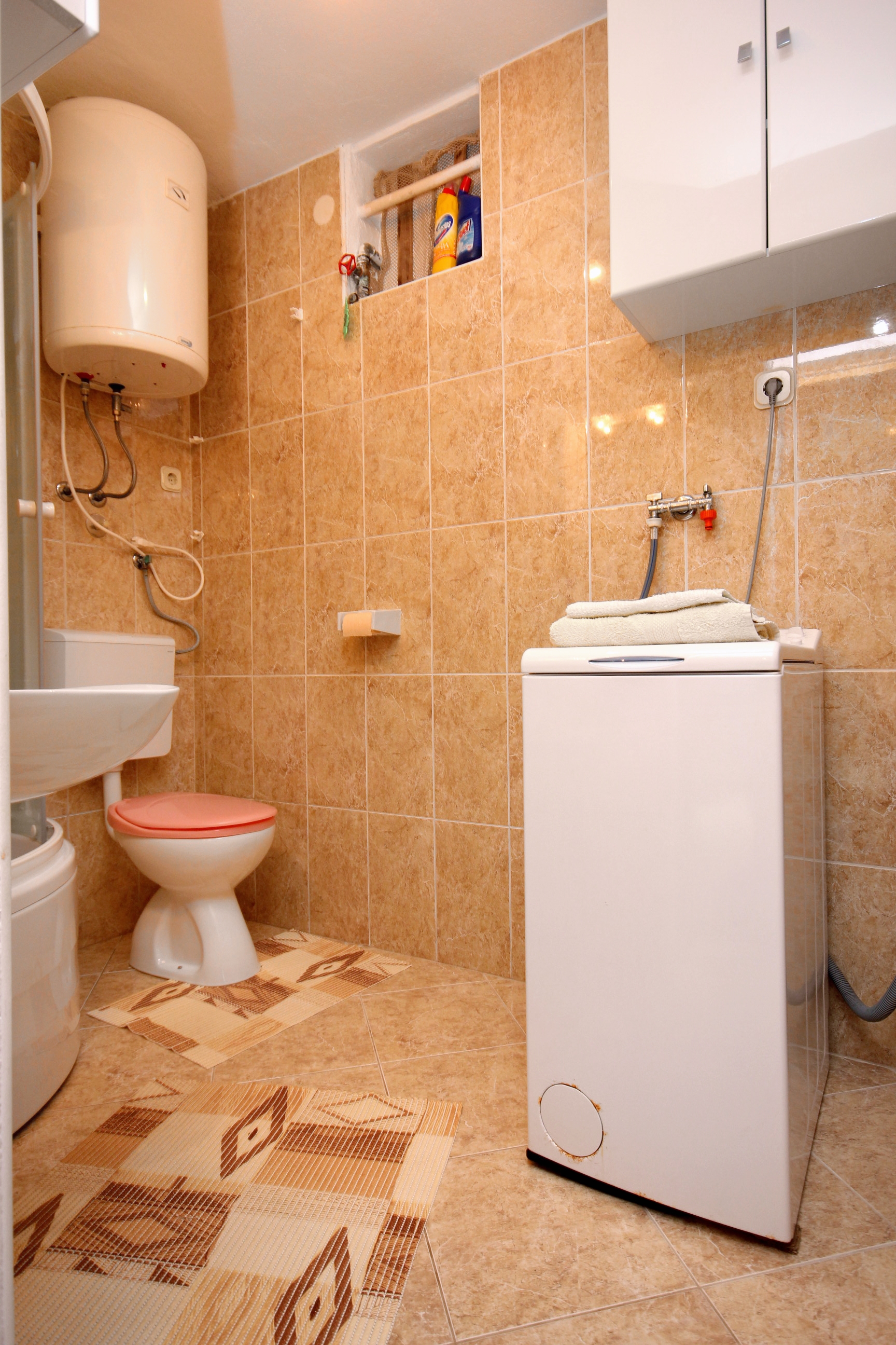 One bedroom apartment near beach Cove Rogačić, Vis  A-b