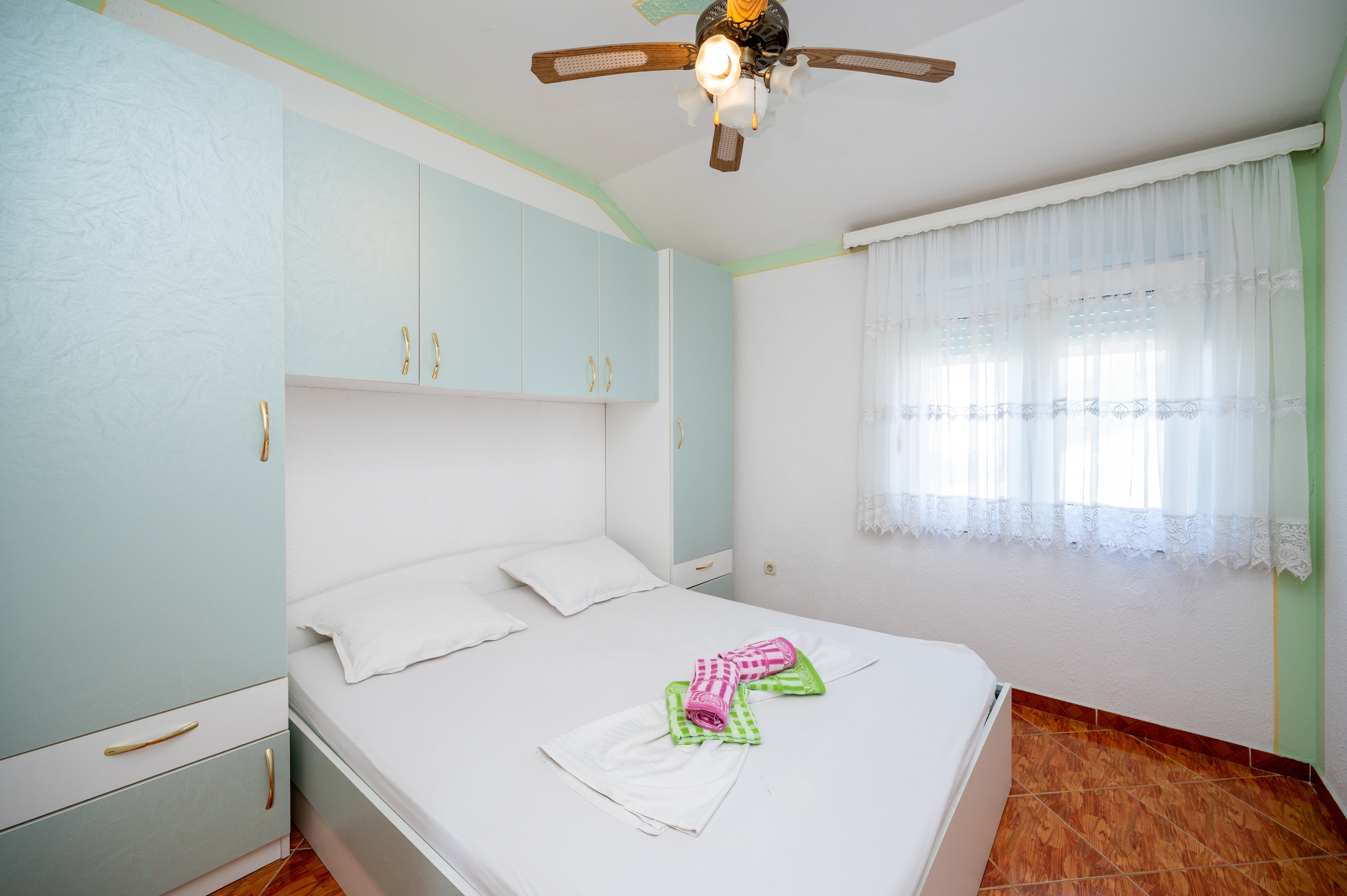 Three bedroom apartment with terrace and sea view Sukošan, Zadar  A-a