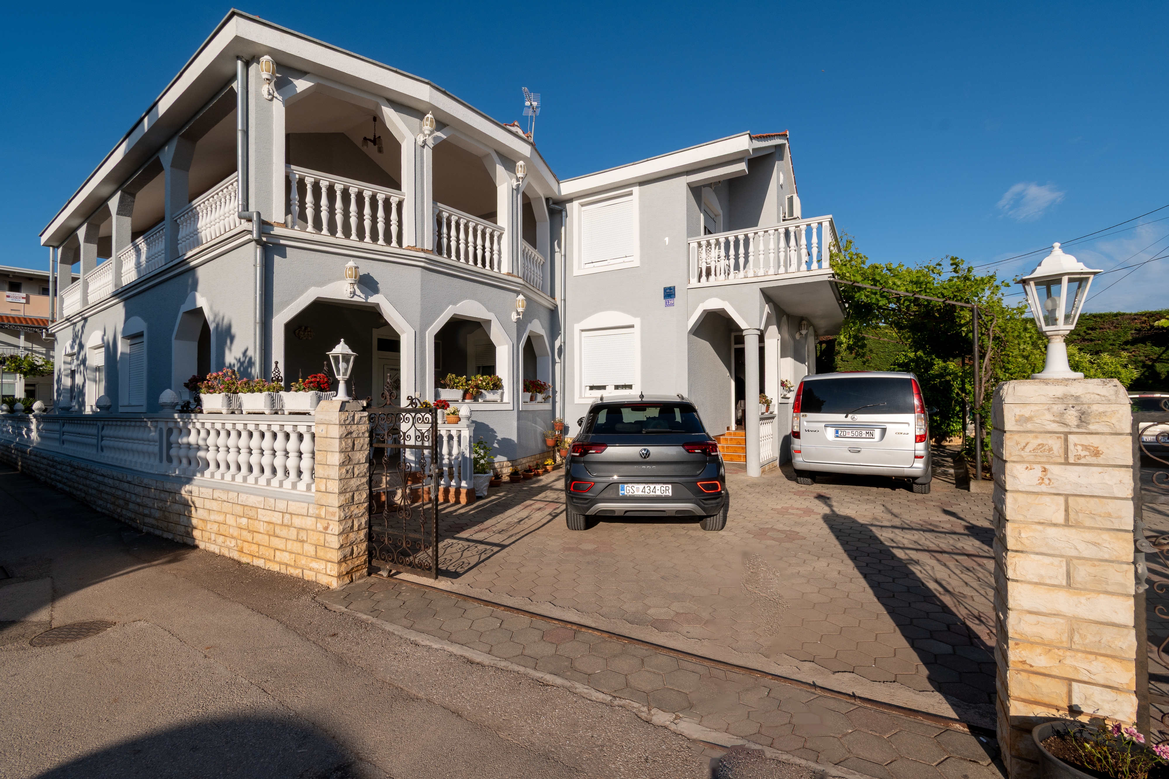 Three bedroom apartment with terrace and sea view Sukošan, Zadar  A-a