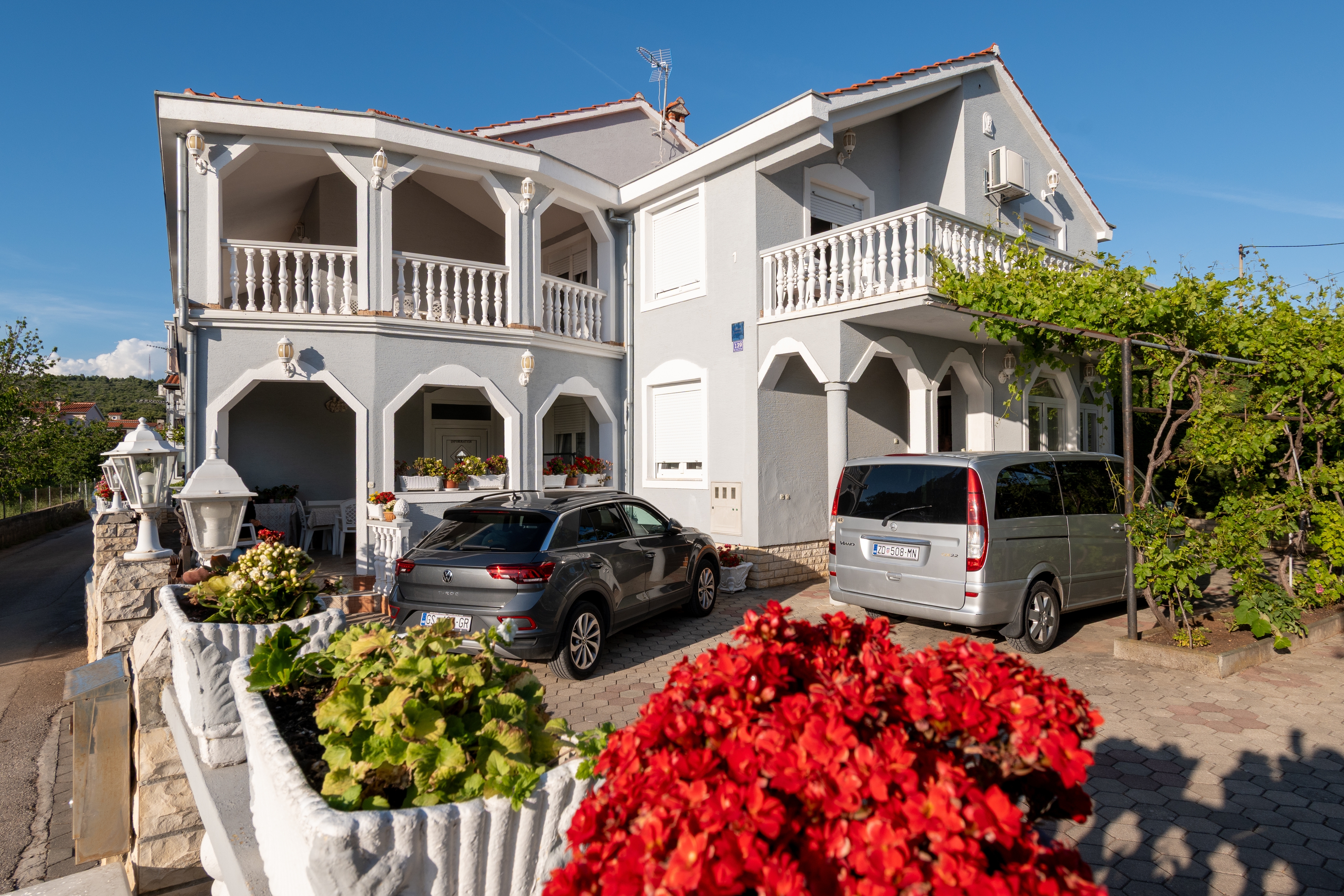 Three bedroom apartment with terrace and sea view Sukošan, Zadar  A-a