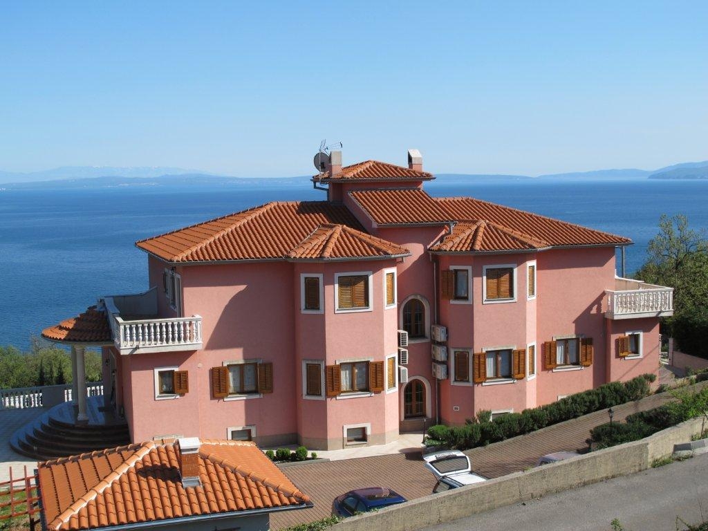 Dvosobni apartman s terasom i pogledom na more Opatija - Pobri, Opatija  A-a