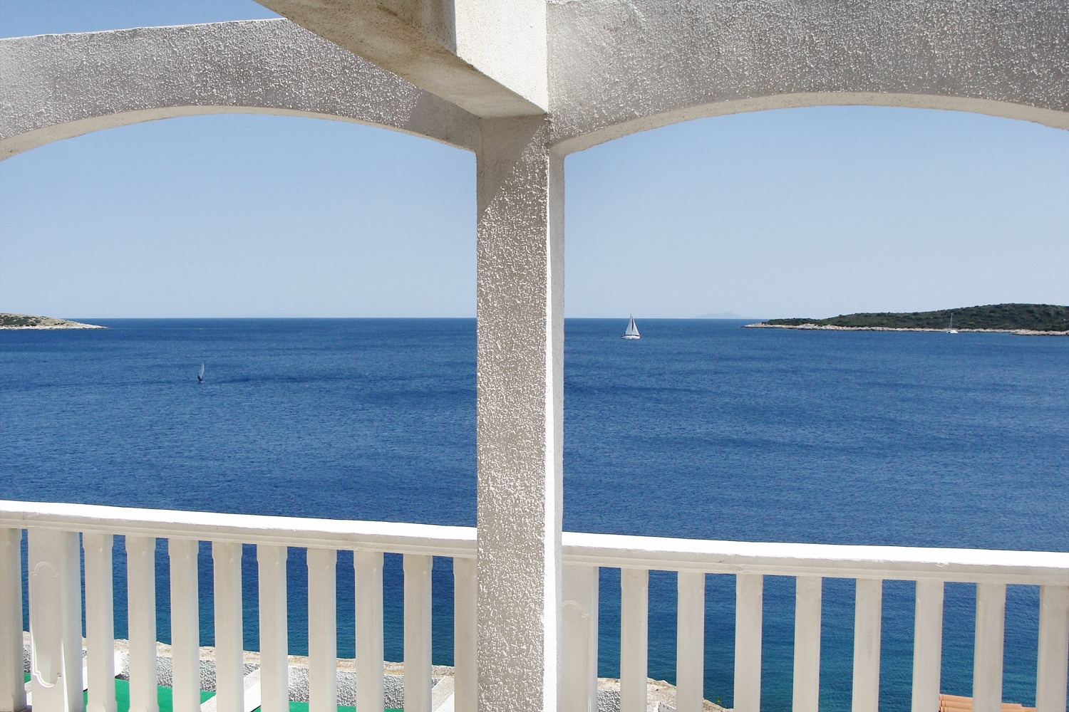 One bedroom apartment near beach Milna, Vis  A-a