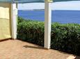 Terrace 2 Milna, Terrace 2 in the apartment, with a sea view and WiFi.