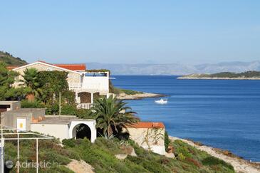 Property Milna, Vis, Property 2461 - Apartments near sea with rocky beach.