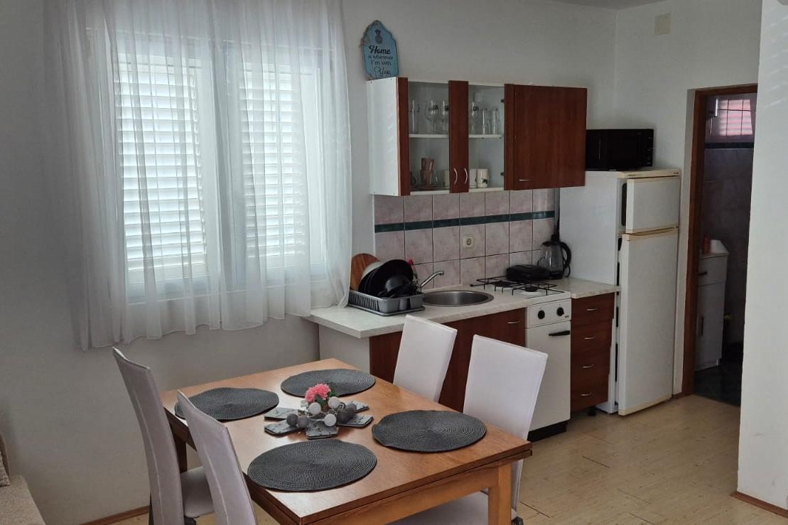 One bedroom apartment with terrace Vir (A-24614-a)