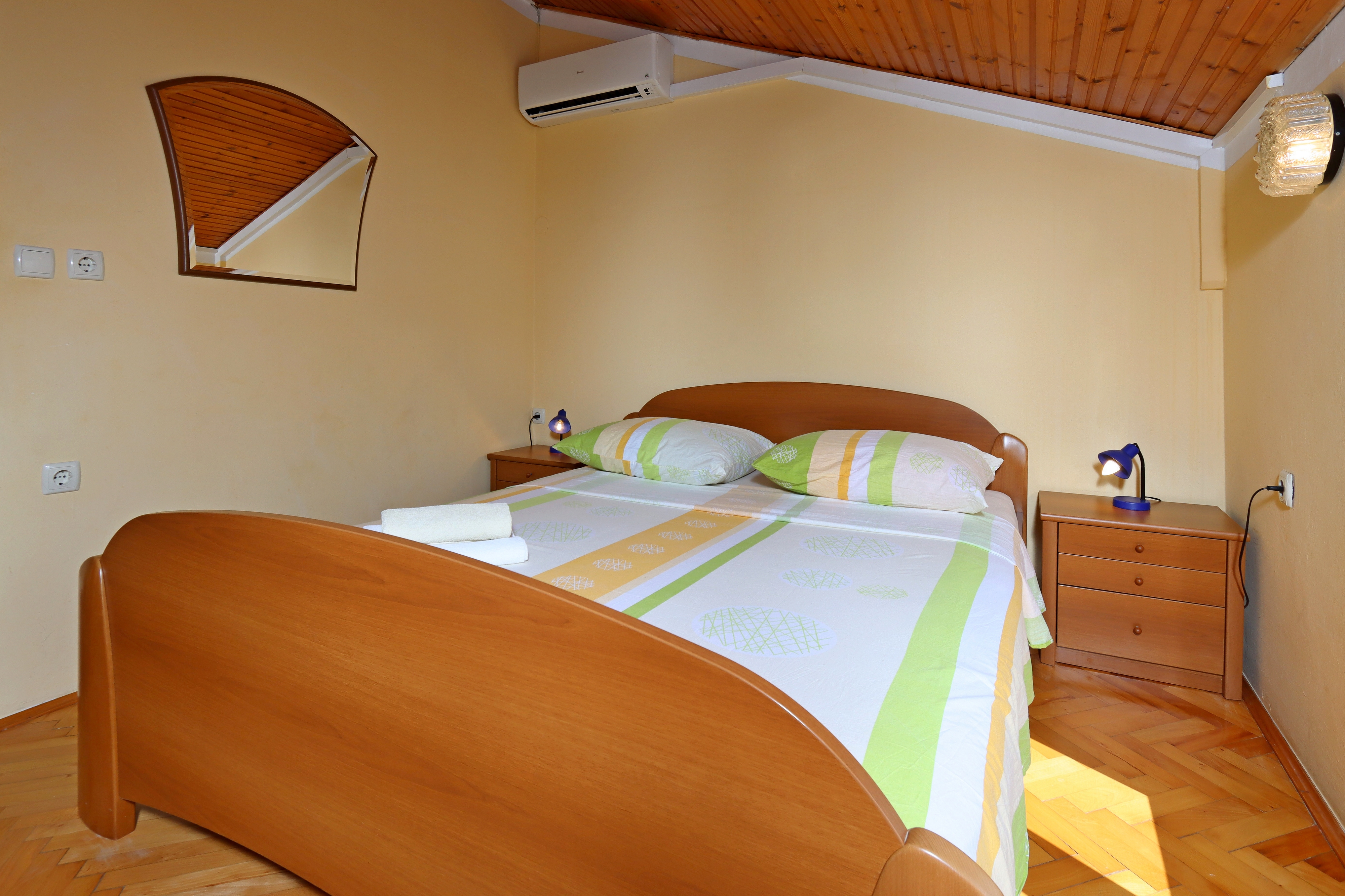 Top Rab Lopar Top Rab Lopar