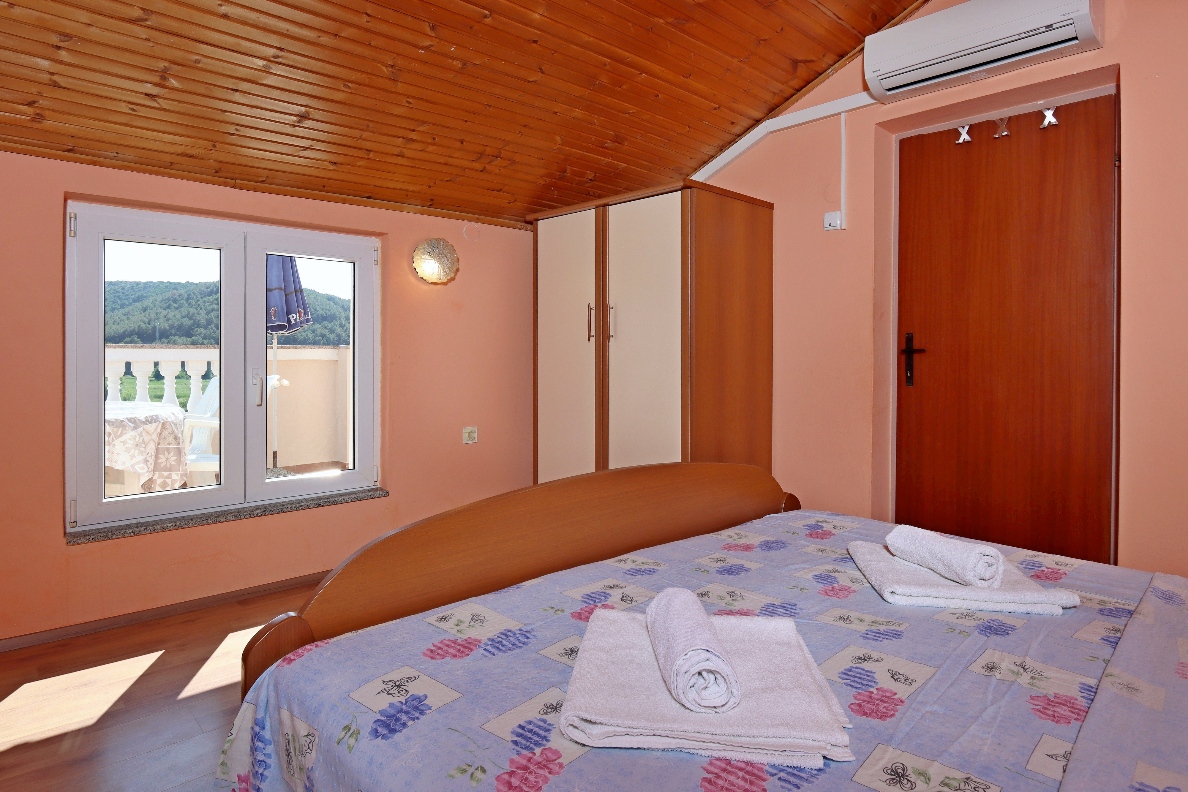 Top Rab Lopar Top Rab Lopar