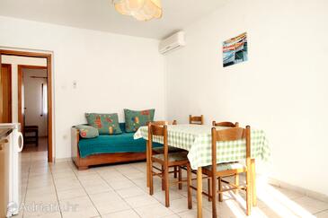 Dining room Vis, Dining room in the apartment, dostupna klima, dopusteni kucni ljubimci i WIFI.