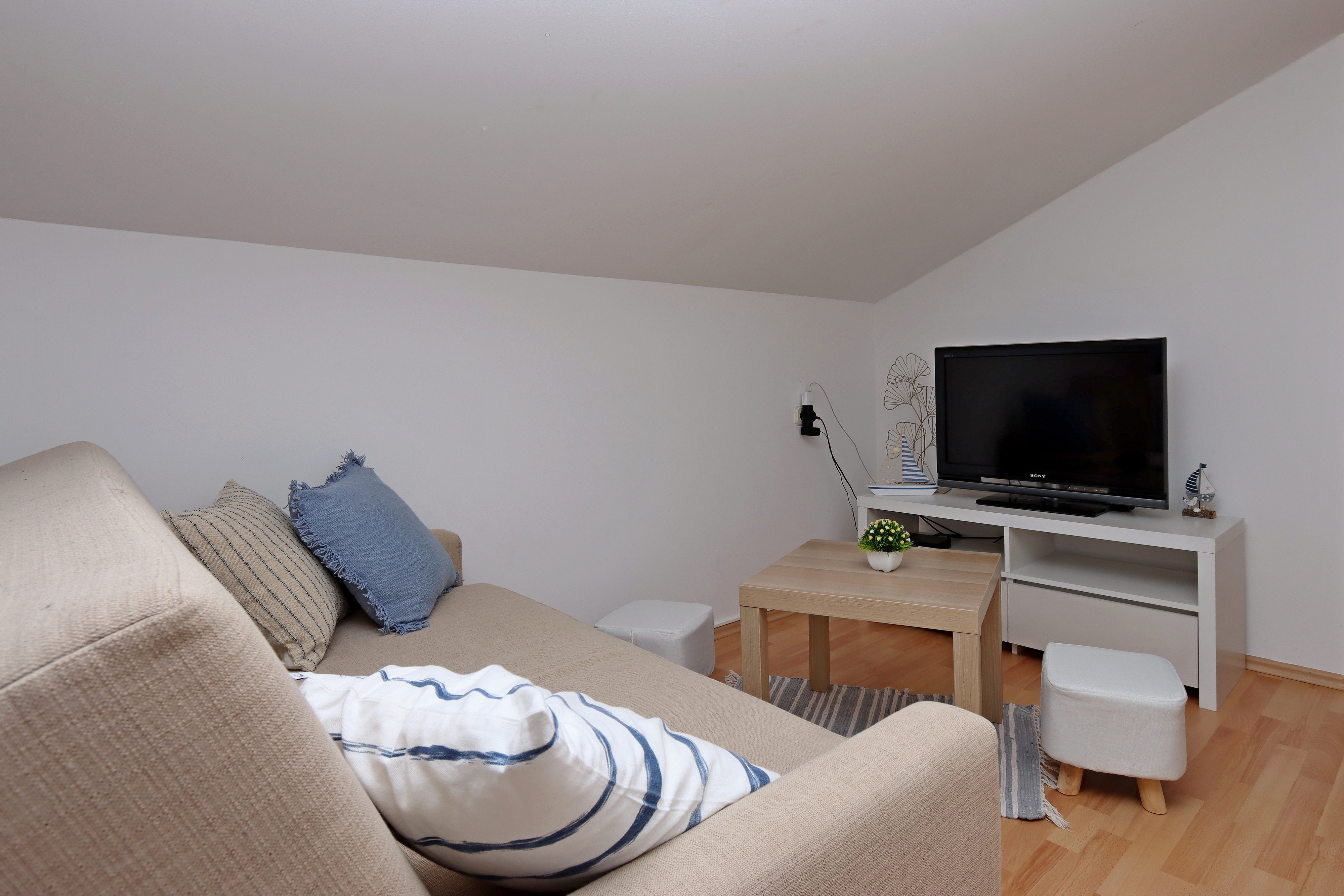 Studio flat with terrace Kampor (Rab) (AS-24630-a) Studio flat with terrace Kampor (Rab) (AS-24630-a)