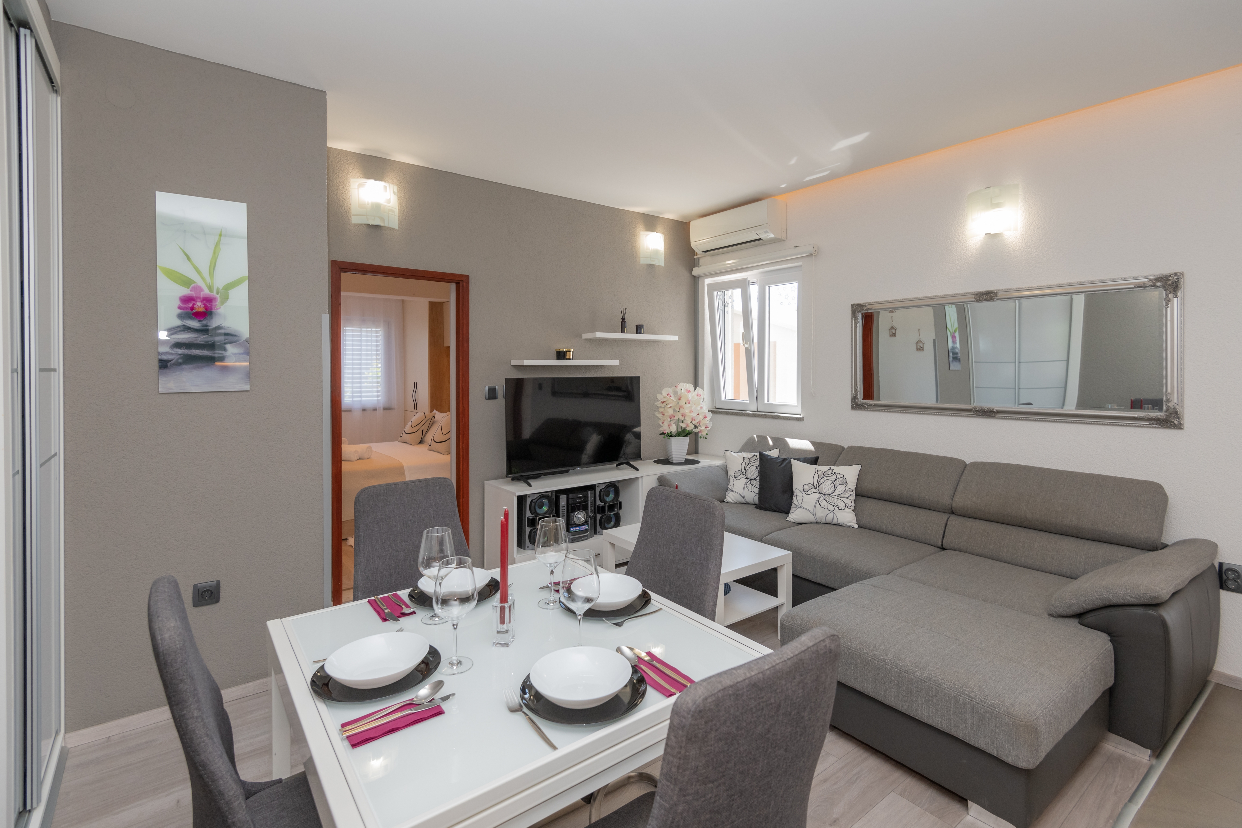 One bedroom apartment with air-conditioning Split (A-24631-a) One bedroom apartment with air-conditioning Split (A-24631-a)