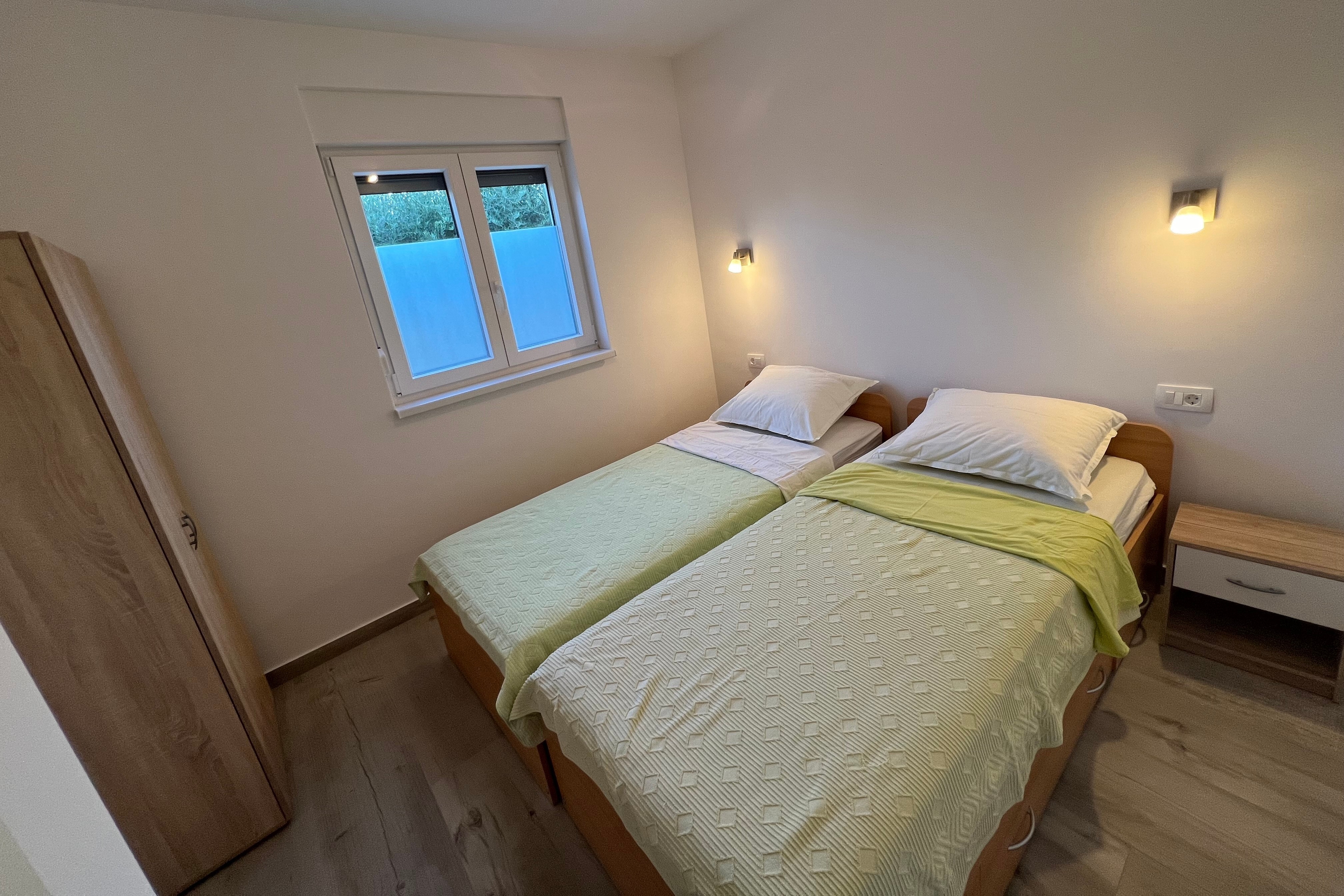 Two bedroom apartment with air-conditioning Trogir  A-a