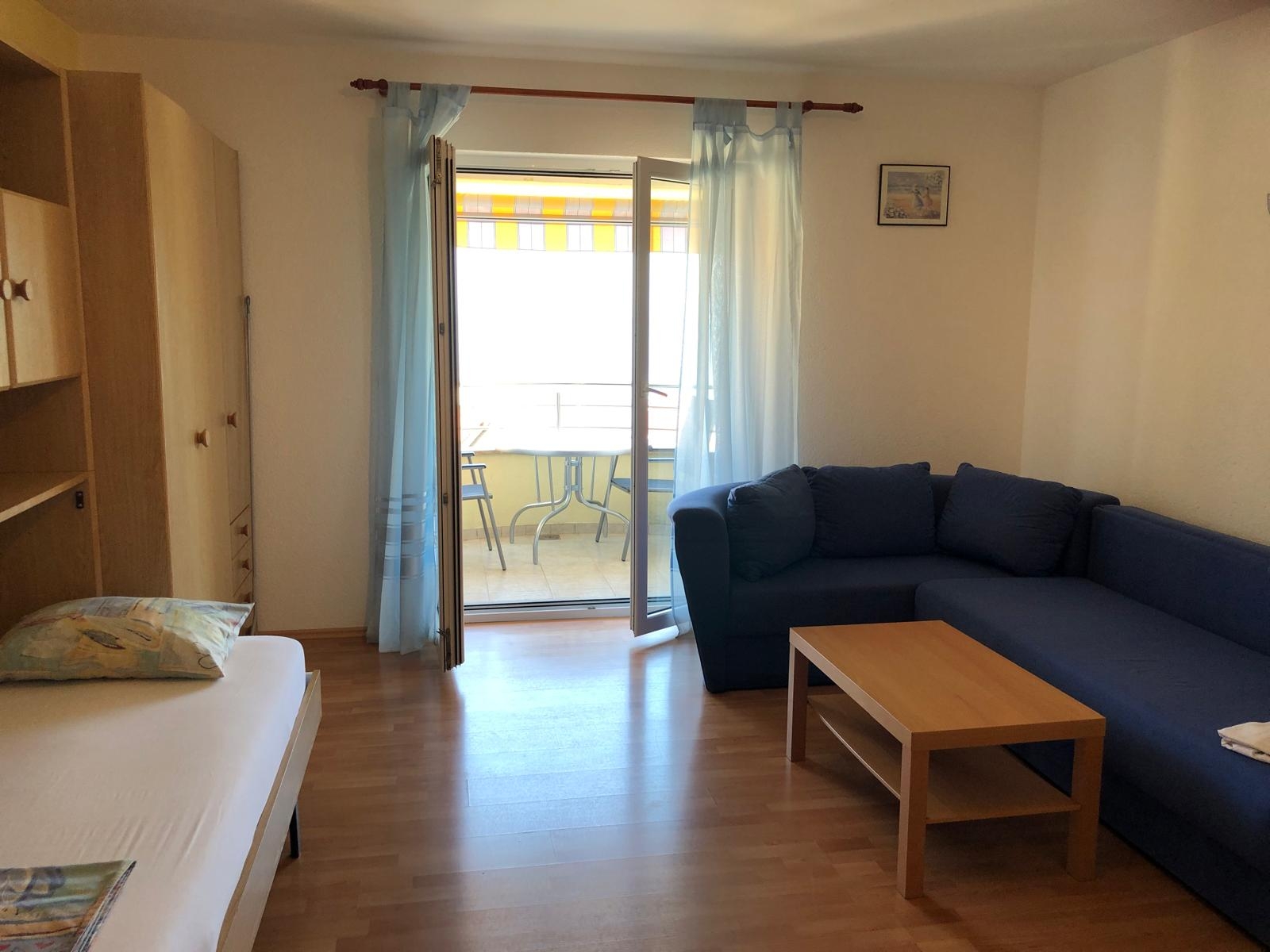 Jednosobni apartman s balkonom i pogledom na more Tučepi, Makarska  A-c