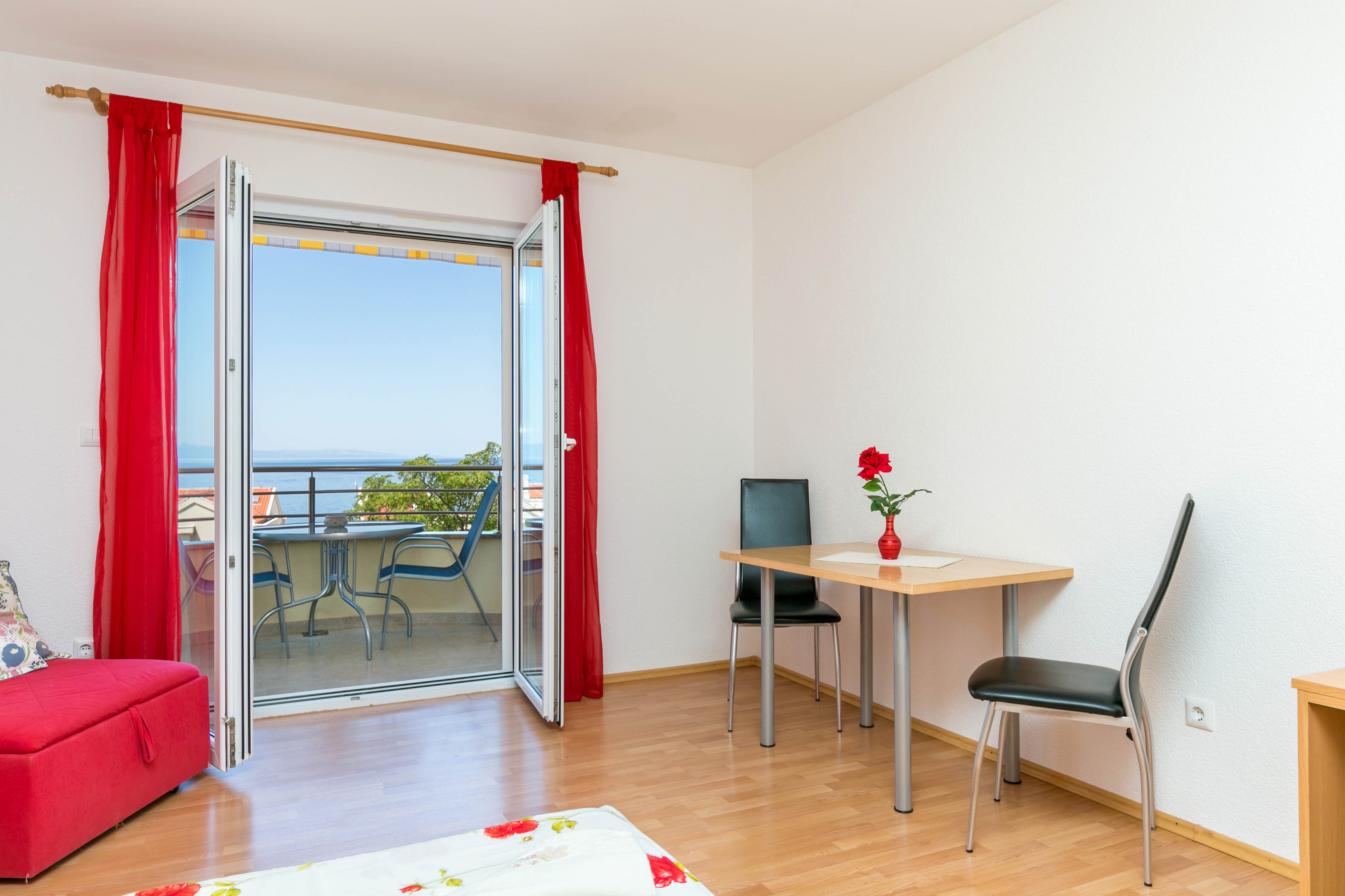 Studio flat with balcony and sea view Tučepi, Makarska (AS-24643-c) Studio flat with balcony and sea view Tučepi, Makarska (AS-24643-c)