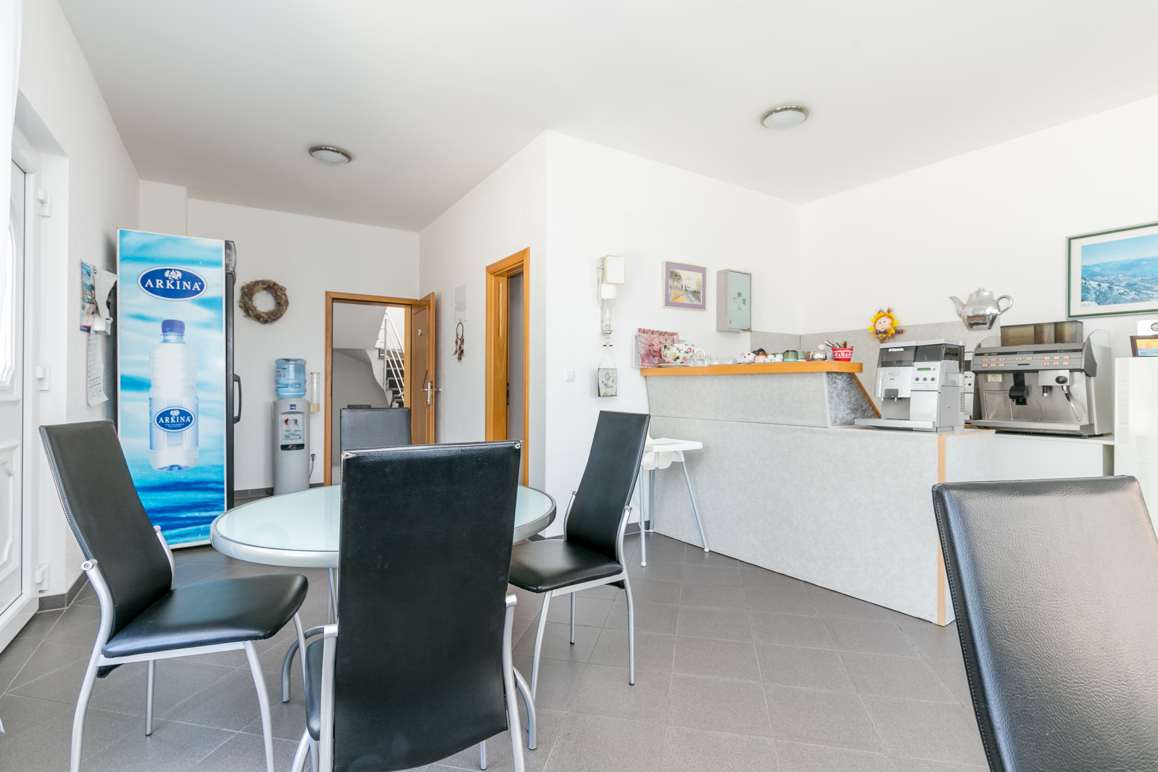 Jednosobni apartman s balkonom i pogledom na more Tučepi, Makarska  A-b