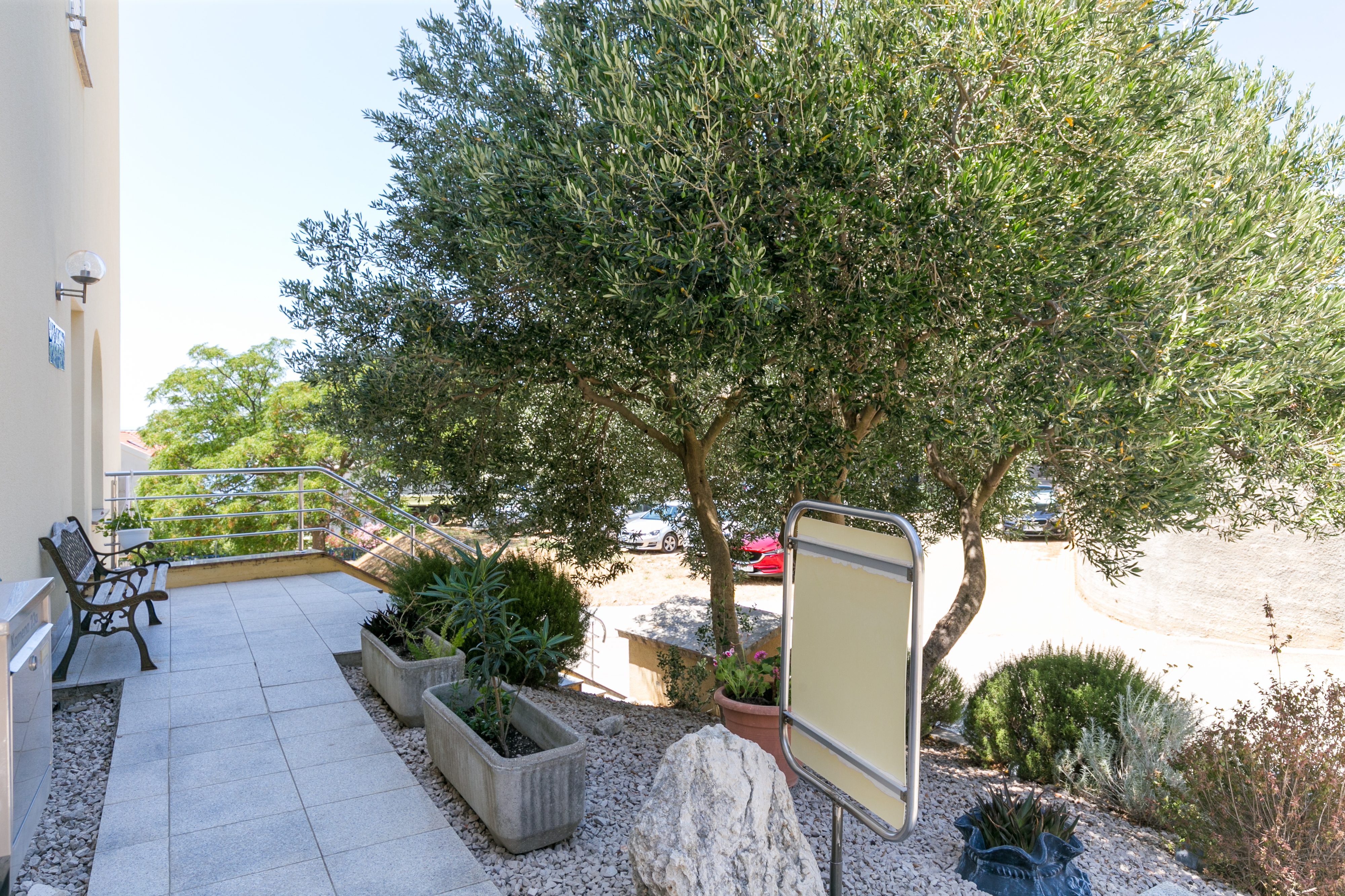 Jednosobni apartman s balkonom i pogledom na more Tučepi, Makarska  A-b