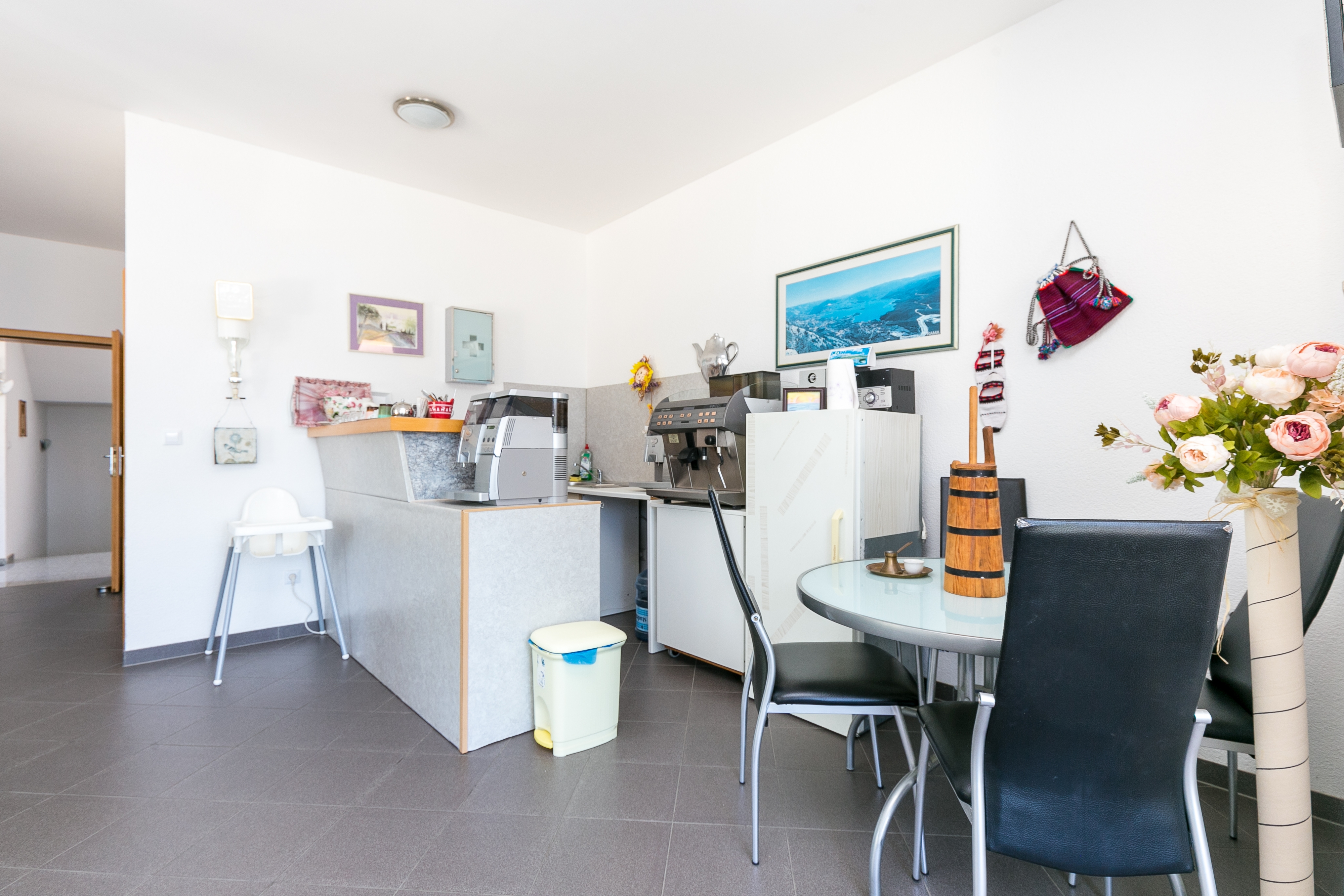 Jednosobni apartman s balkonom i pogledom na more Tučepi, Makarska  A-b