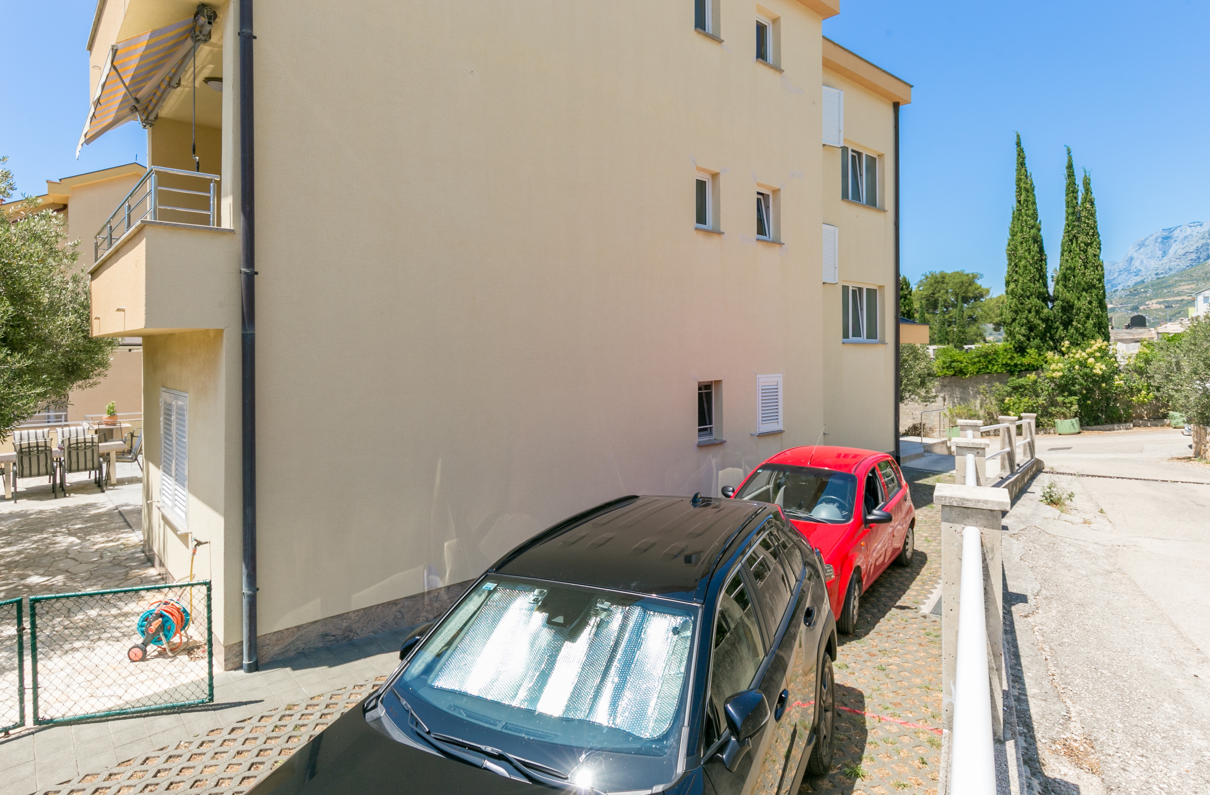 Jednosobni apartman s balkonom i pogledom na more Tučepi, Makarska  A-b