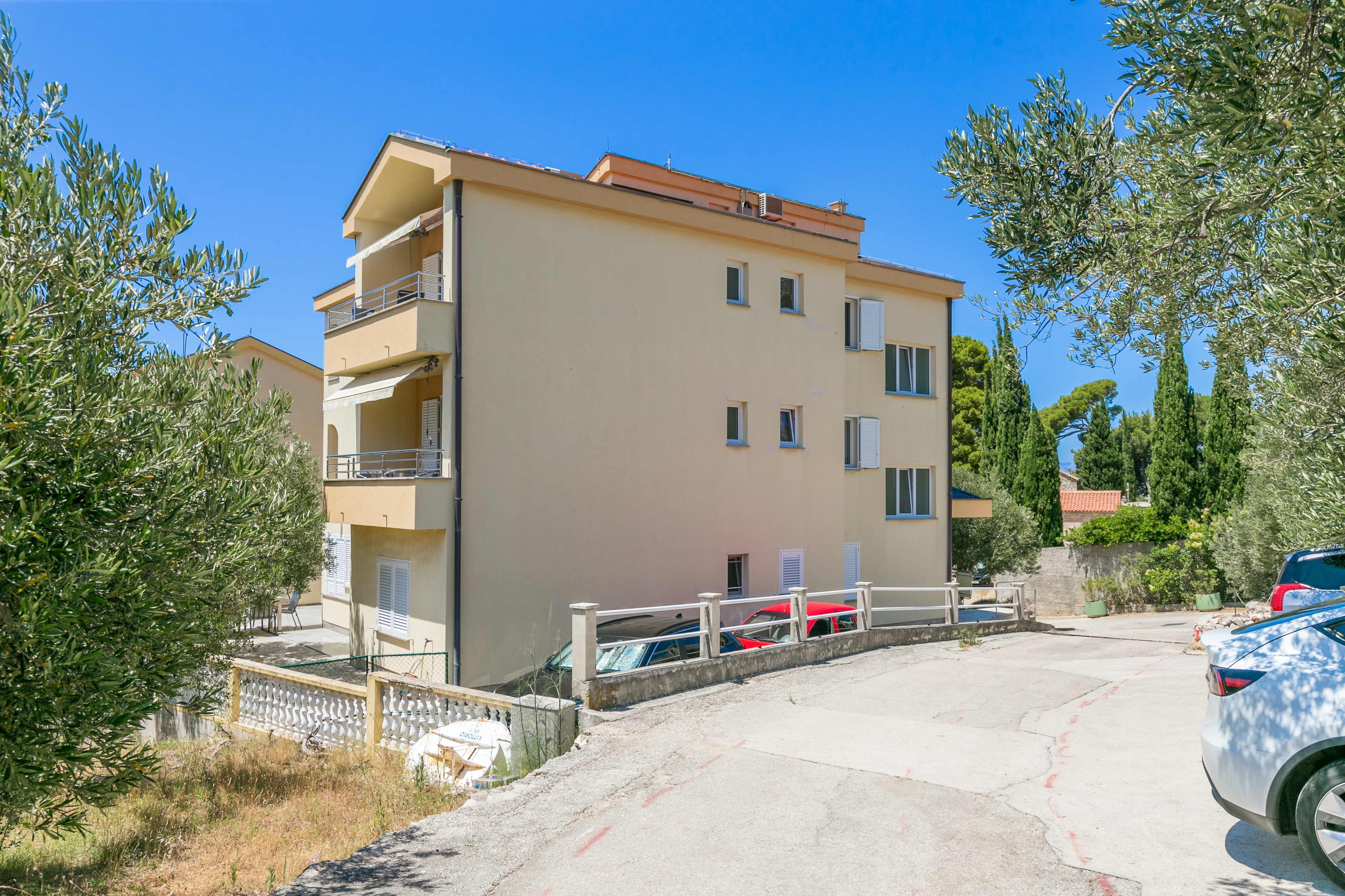 Jednosobni apartman s balkonom i pogledom na more Tučepi, Makarska  A-b