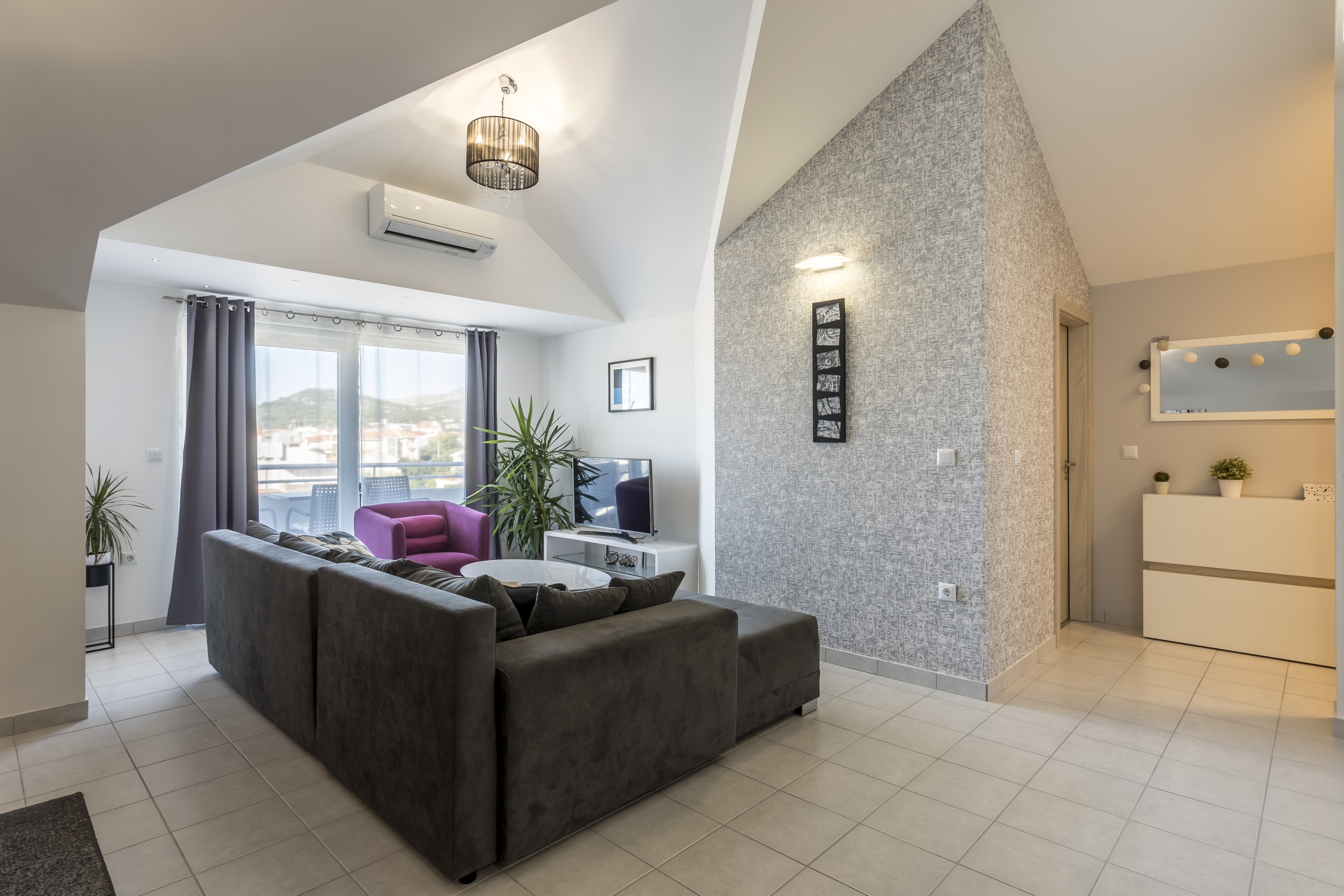 Two bedroom apartment with balcony Kaštel Novi, Kaštela (A-24645-a)