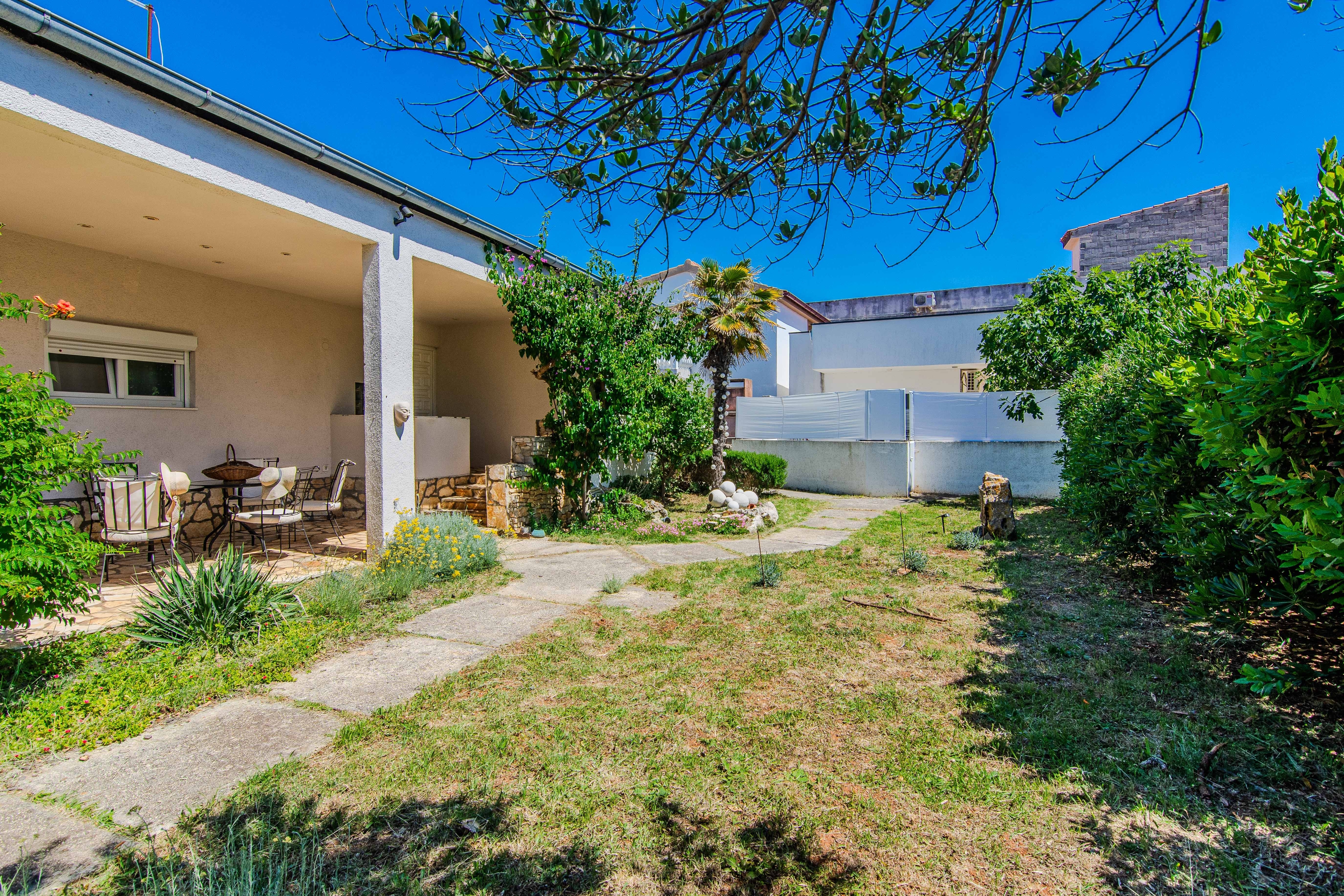 One bedroom apartment with terrace Vir (A-24652-a)