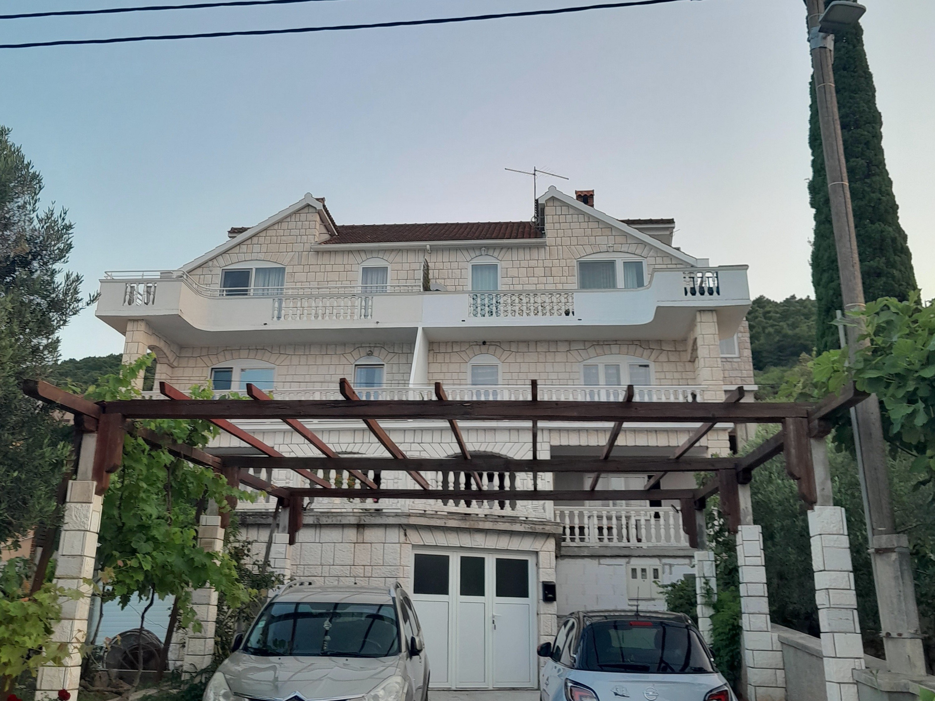 Two bedroom apartment with terrace and sea view Kali, Ugljan (A-24654-a) Two bedroom apartment with terrace and sea view Kali, Ugljan (A-24654-a)