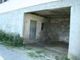 Parking lot Vis, Vis, Parking lot 2466 - Apartments near sea with pebble beach.