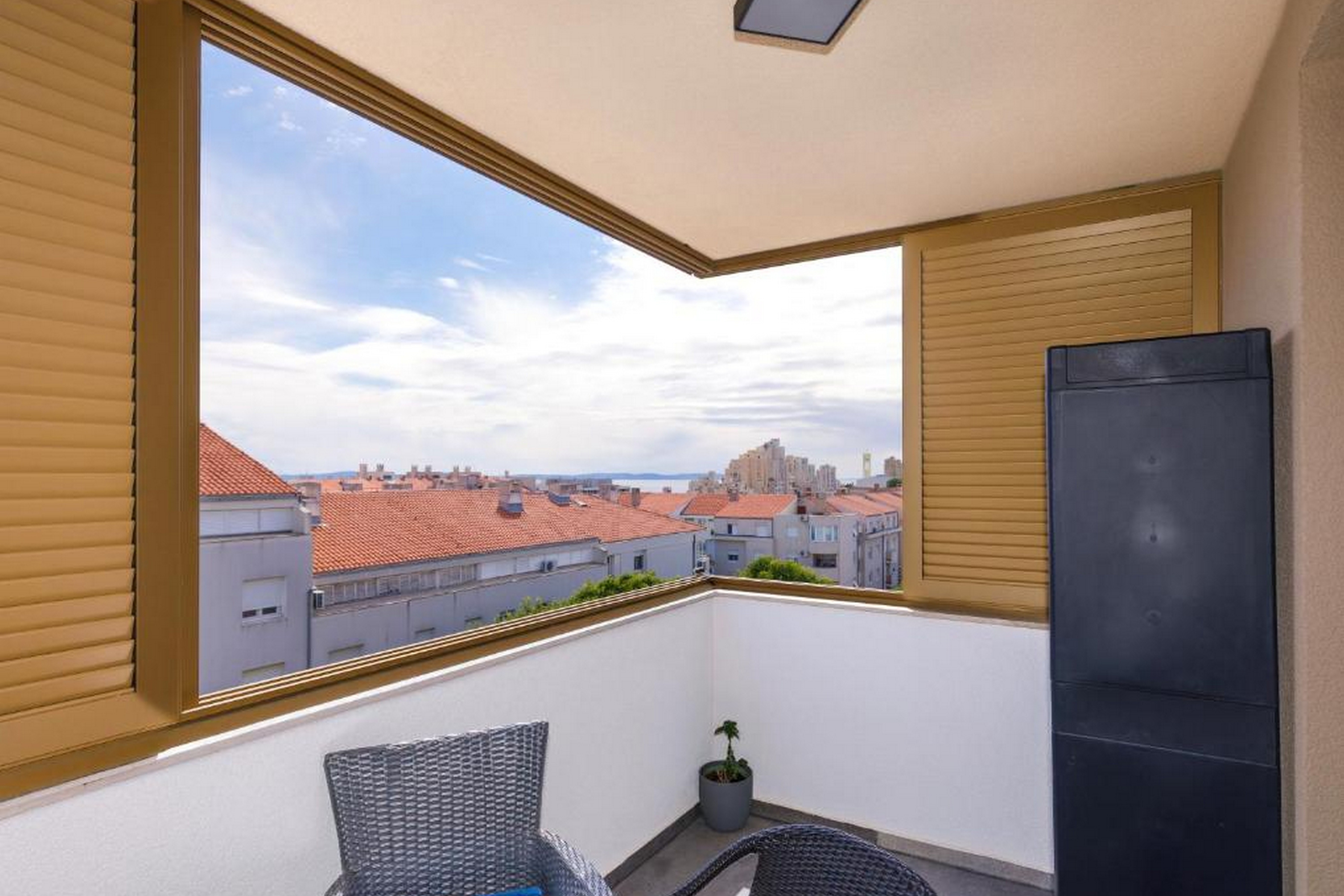 Dvosobni apartman s balkonom i pogledom na more Split  A-a