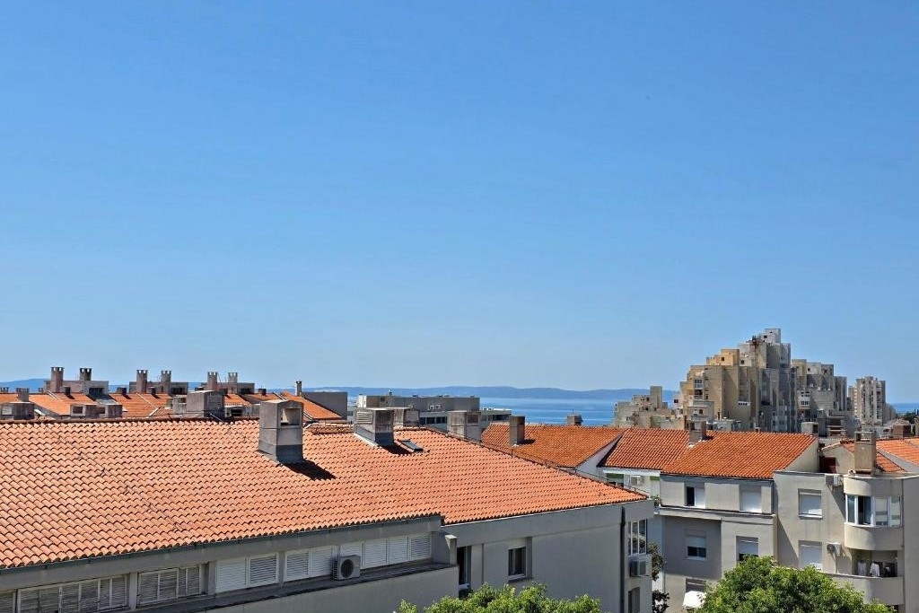 Dvosobni apartman s balkonom i pogledom na more Split  A-a