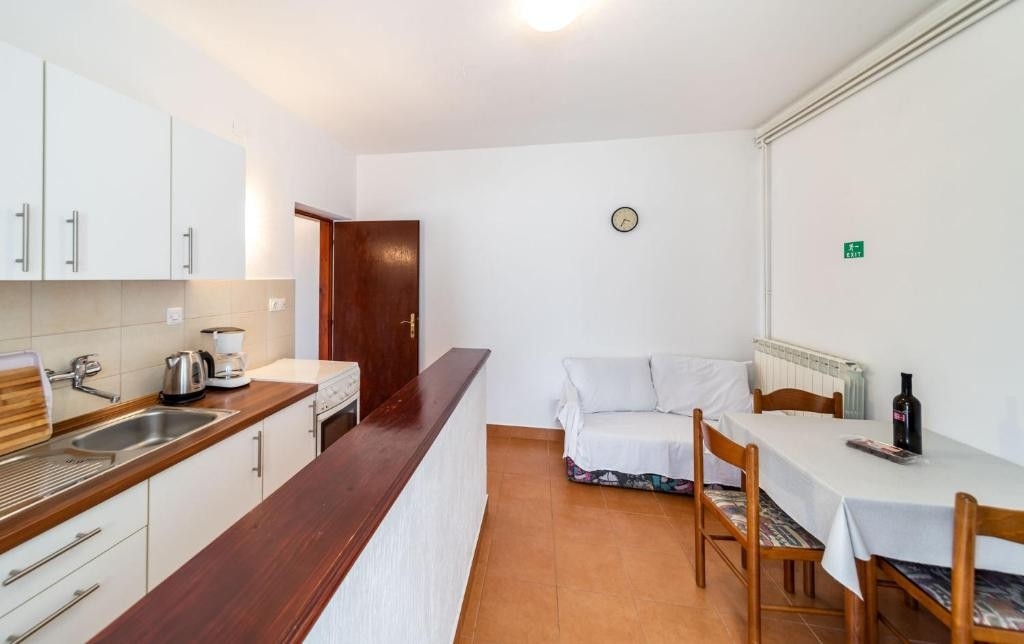 One bedroom apartment with terrace Banjol, Rab (A-24668-a)